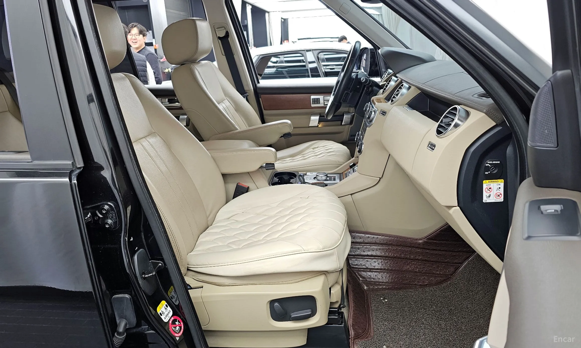 Land Rover Discovery 4 превью 11