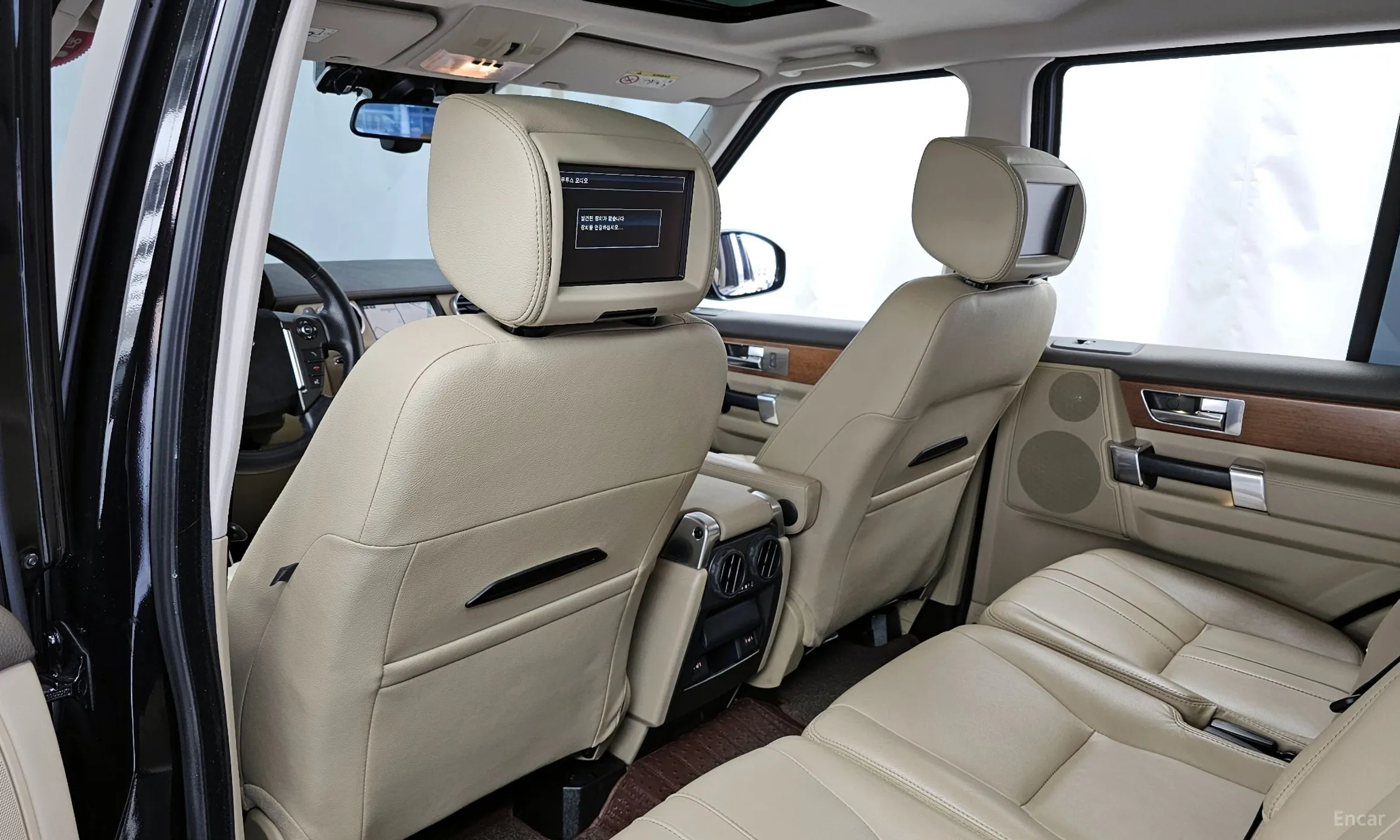 Land Rover Discovery 4 превью 18