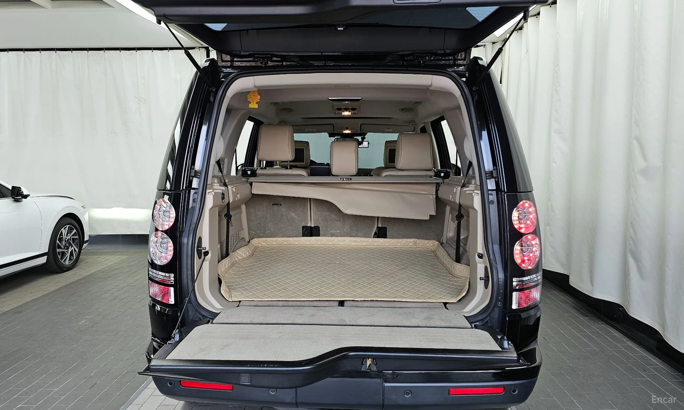 Land Rover Discovery 4 превью 20