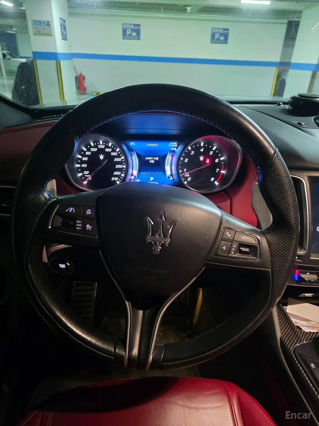 Maserati Levante превью 15
