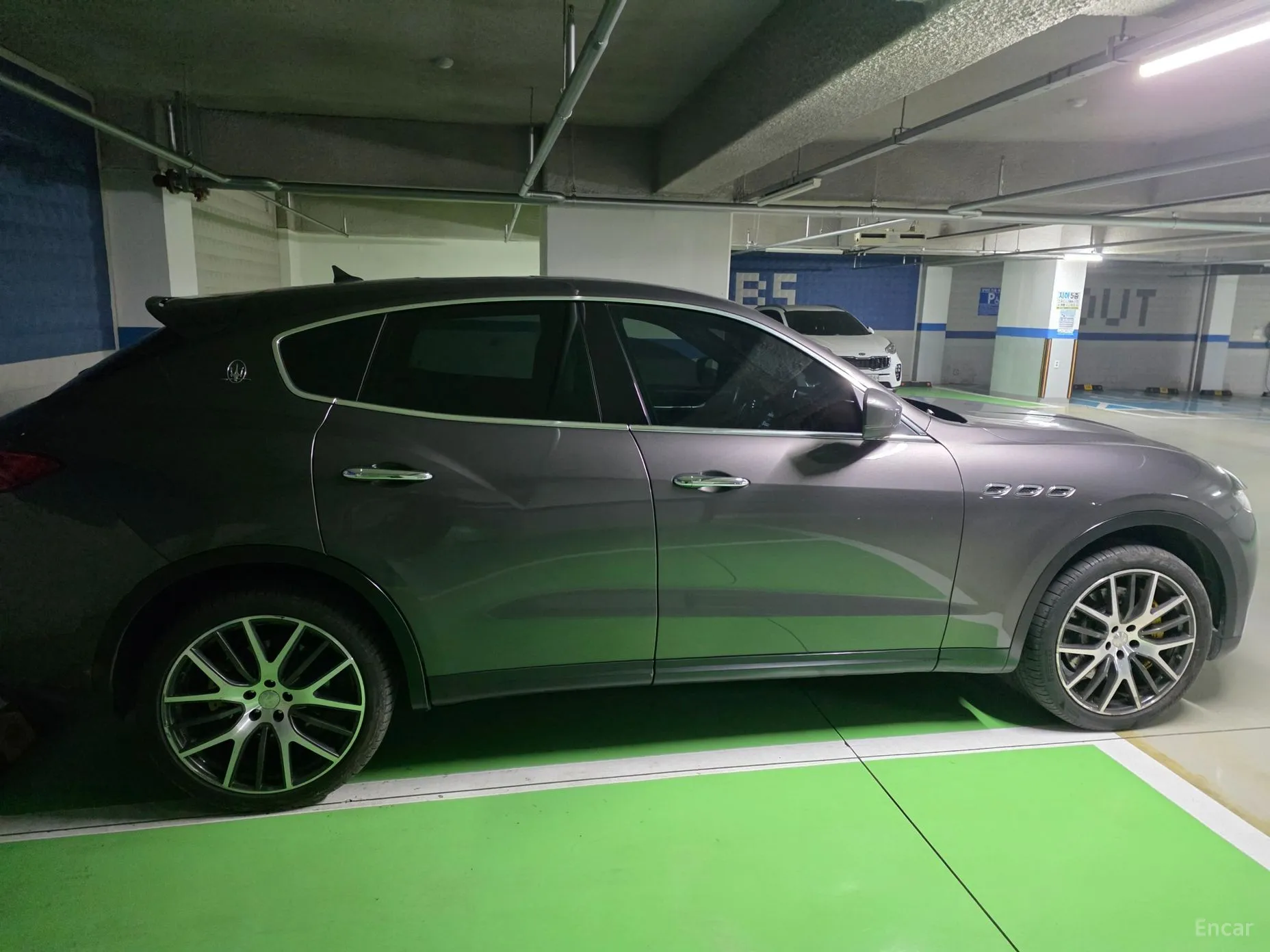 Maserati Levante превью 19