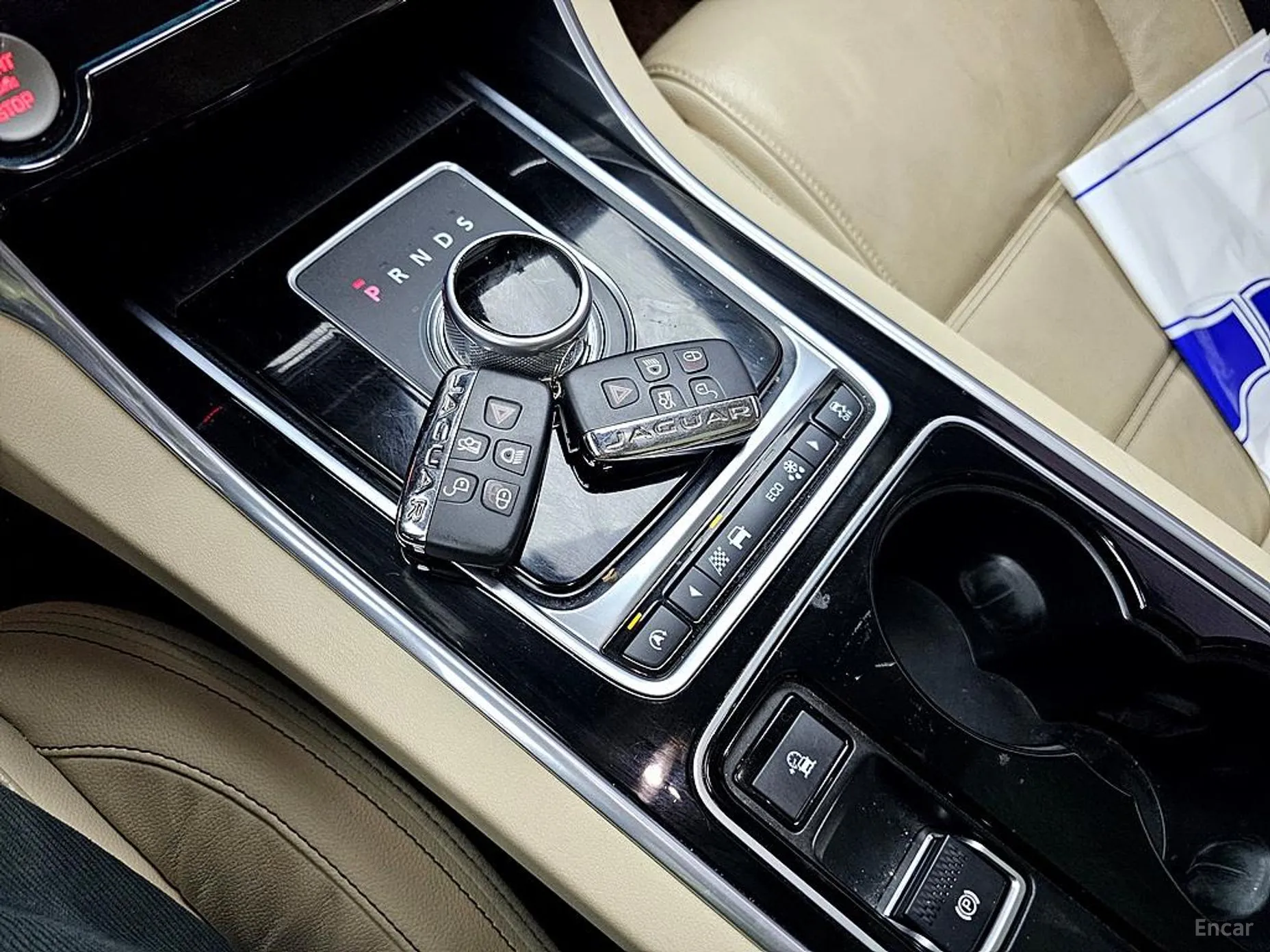 Jaguar XE превью 15