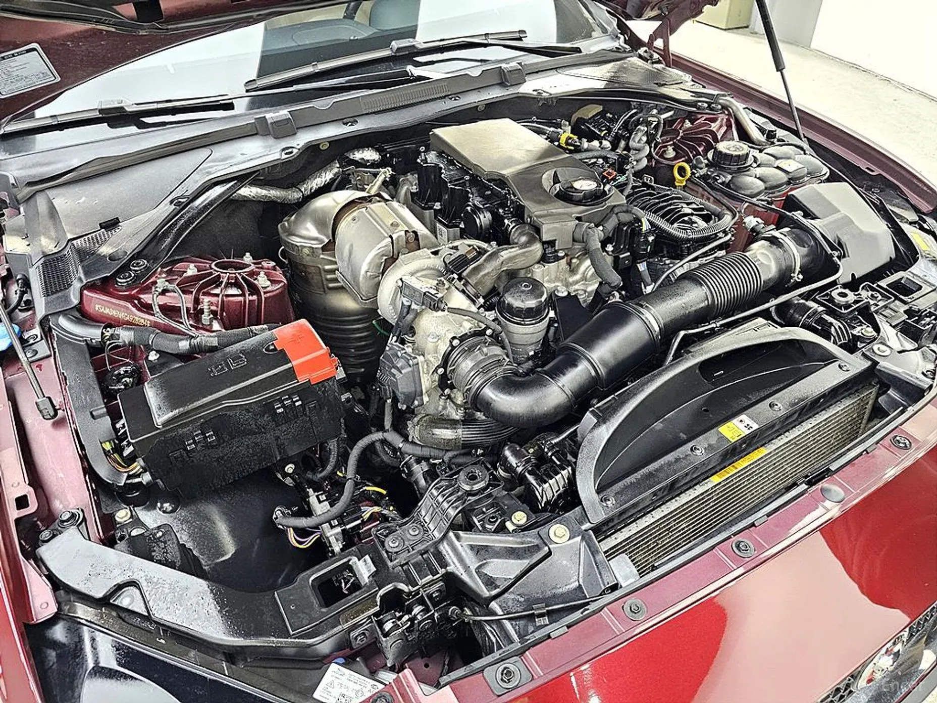 Jaguar XE превью 6