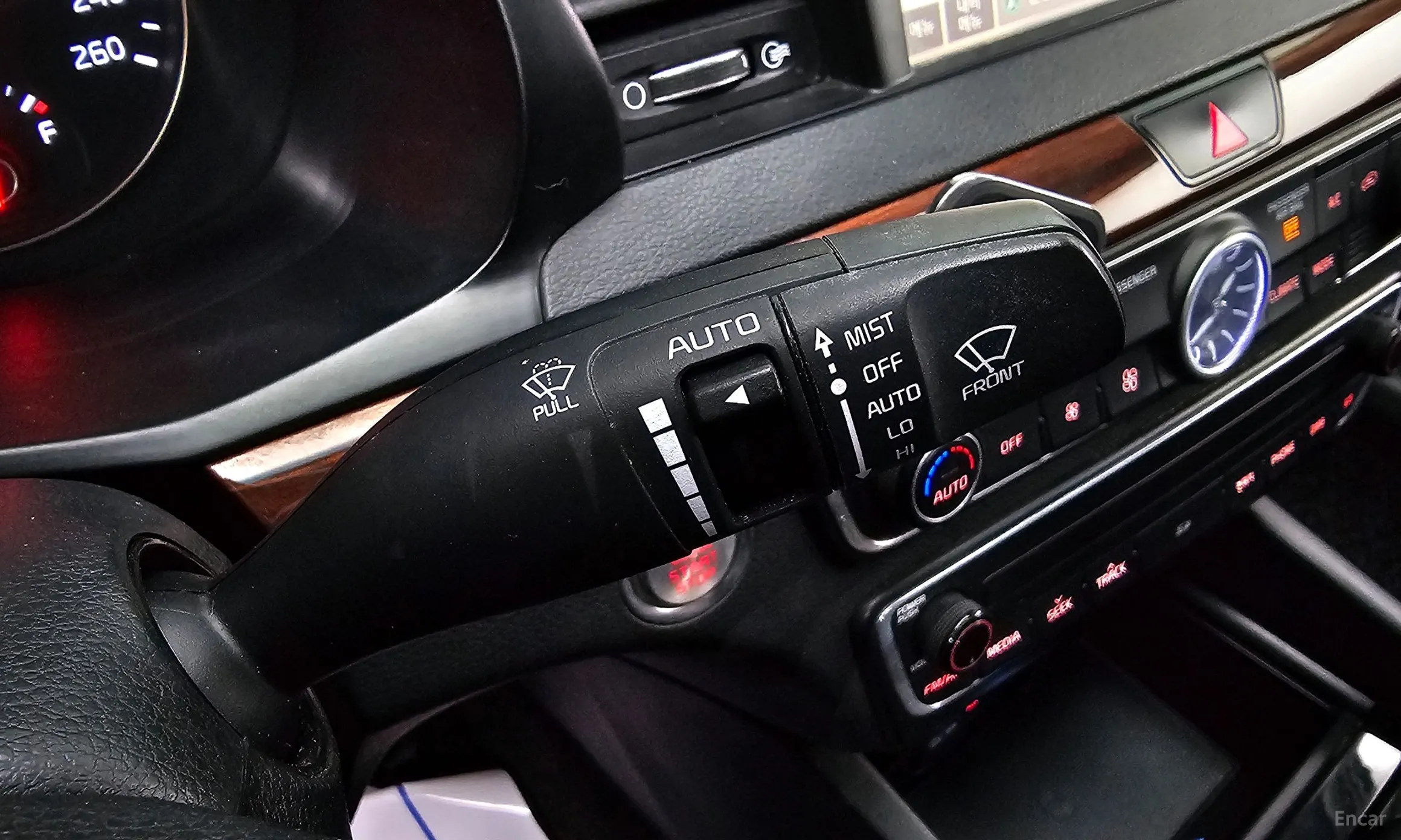 Kia K7 превью 16