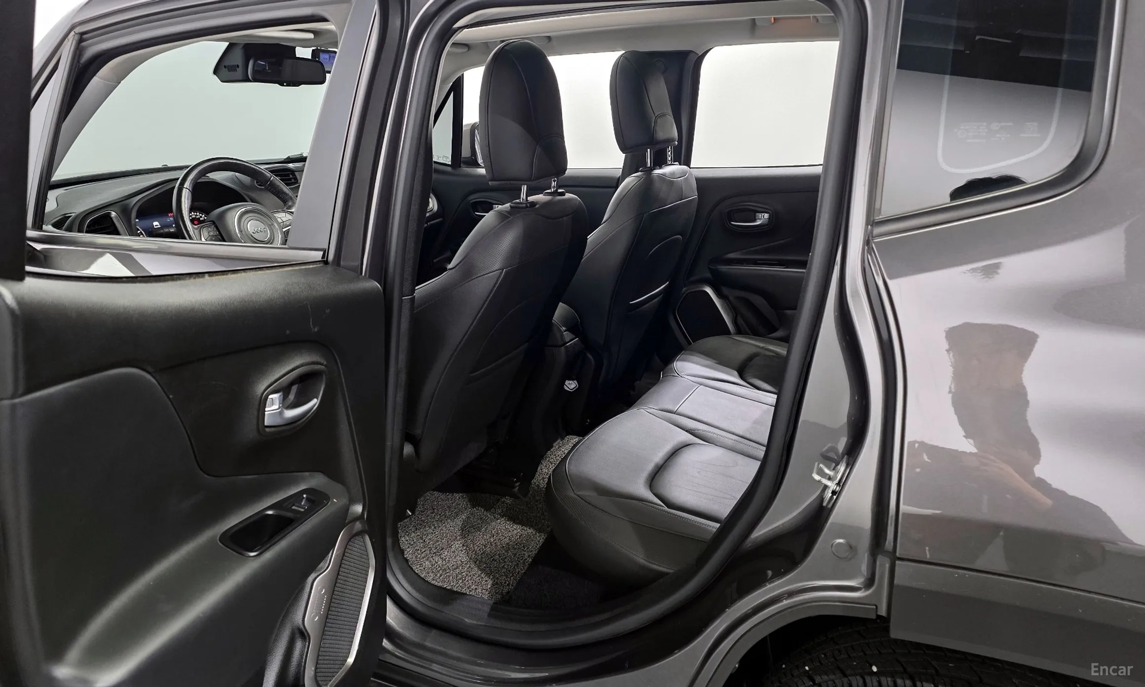 Jeep Renegade превью 11