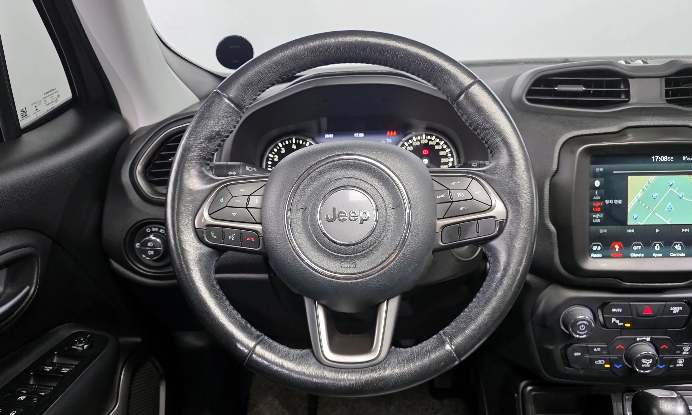 Jeep Renegade превью 13