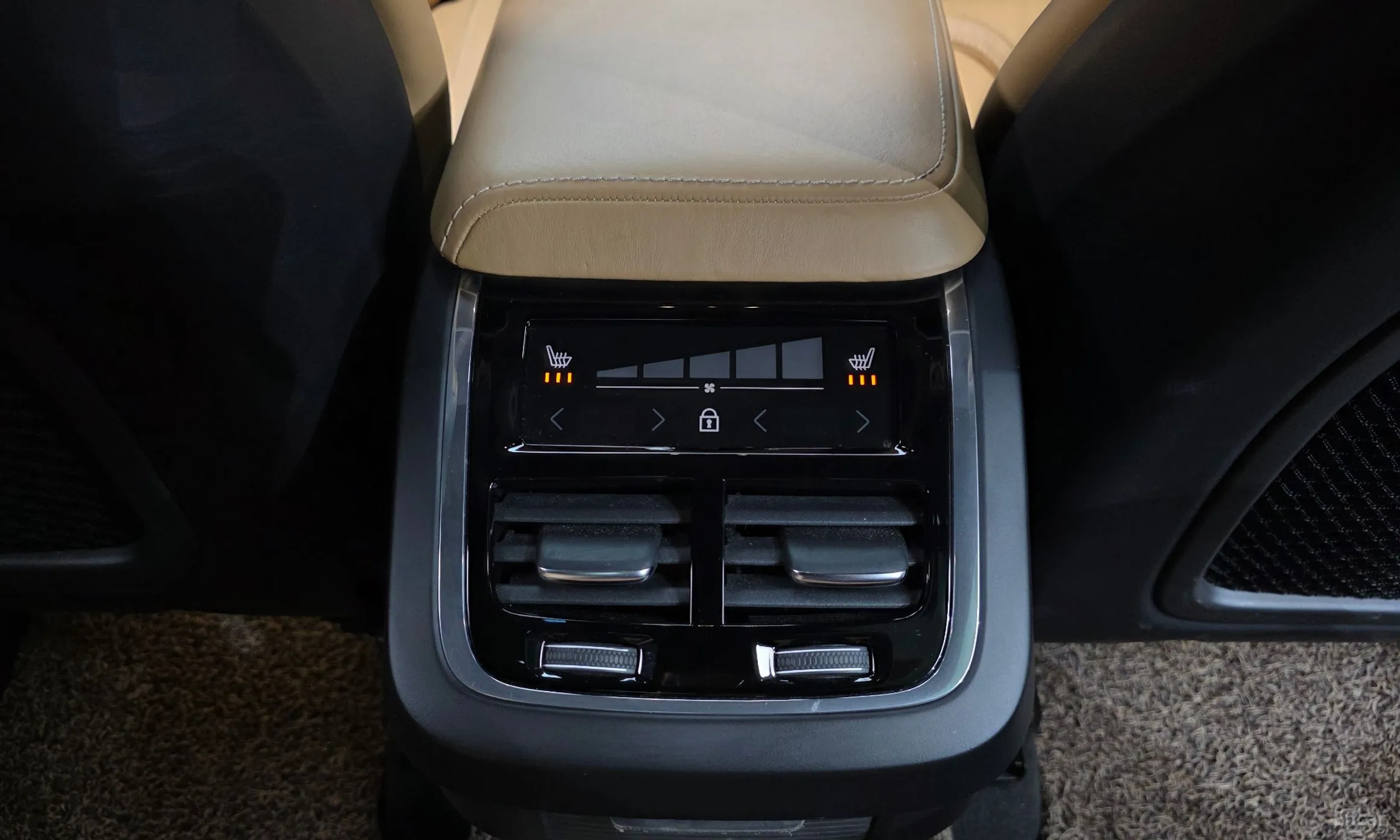 Volvo XC60 Gen 2 превью 17