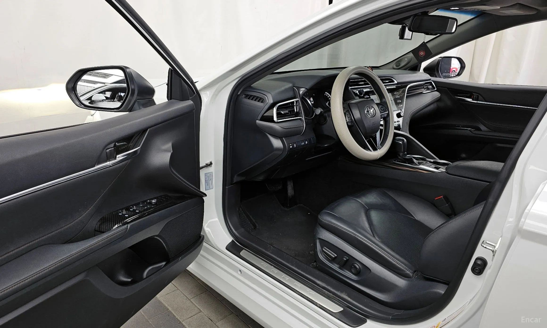 Toyota Camry (XV70) превью 10