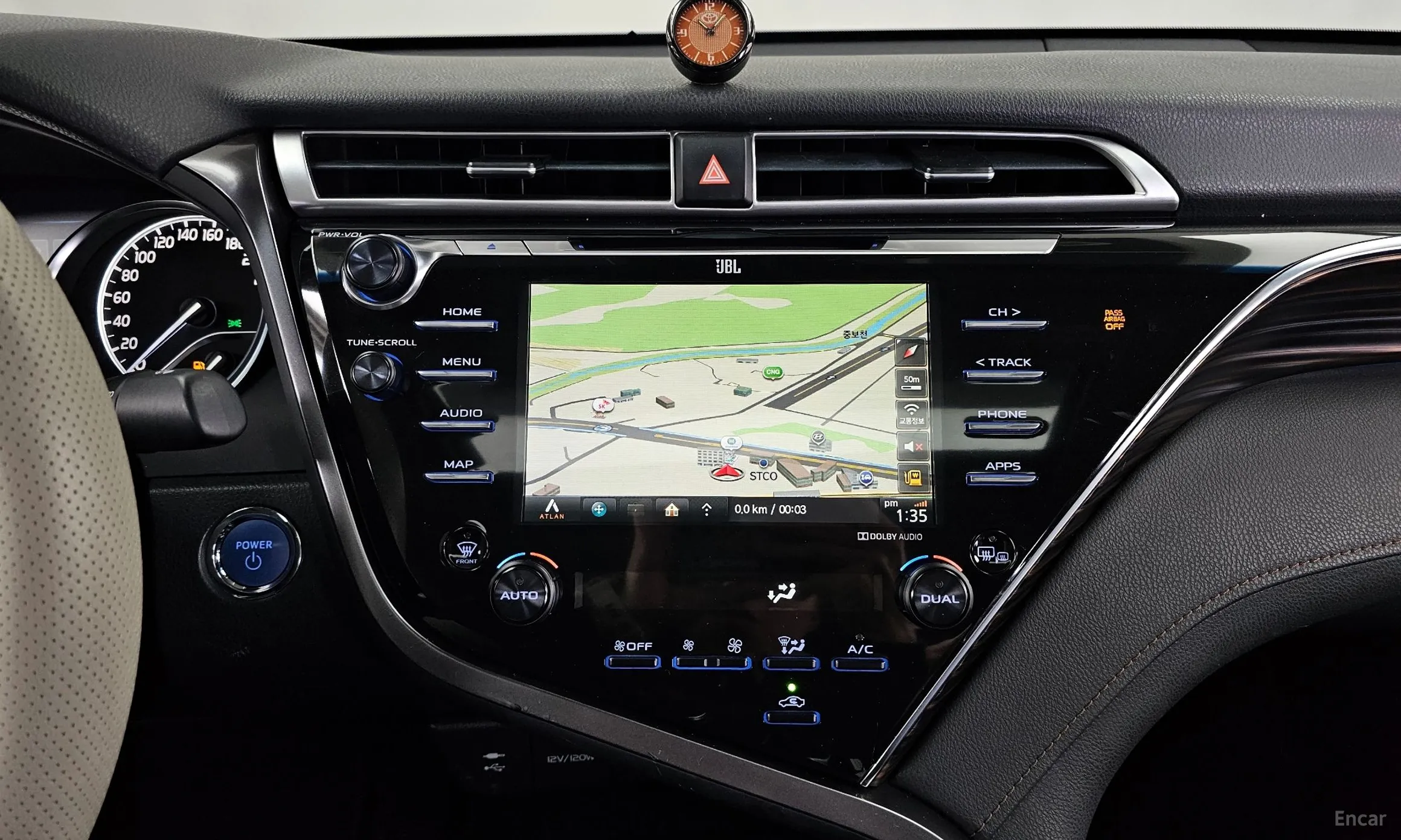 Toyota Camry (XV70) превью 14
