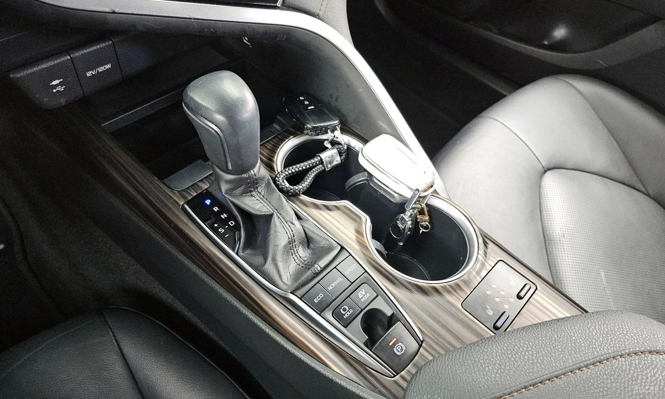 Toyota Camry (XV70) превью 9