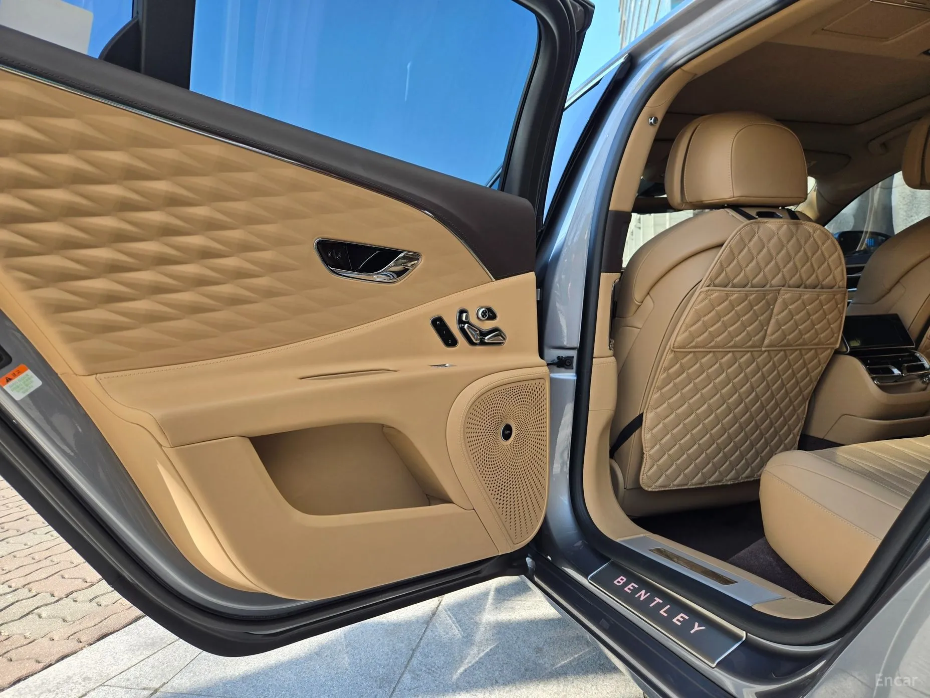 Bentley Flying Spur 3rd Generation превью 20