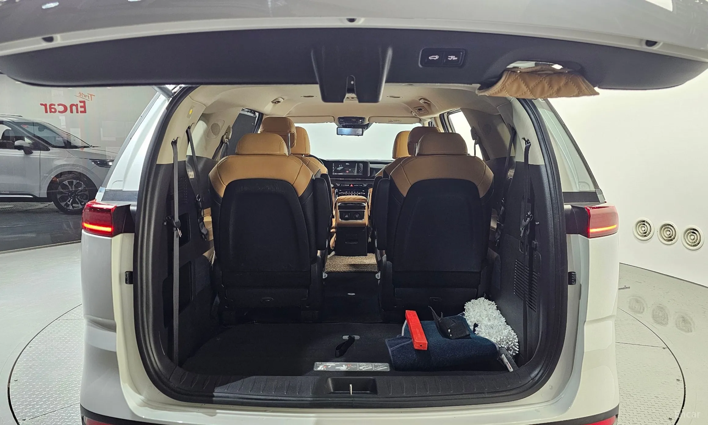 Kia Carnival Gen 4 превью 20