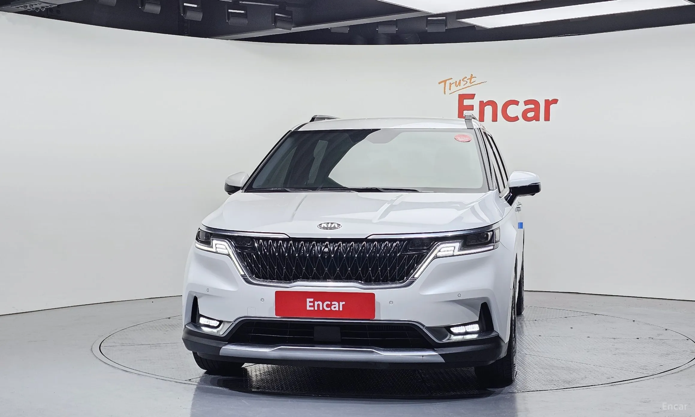 Kia Carnival Gen 4 превью 3