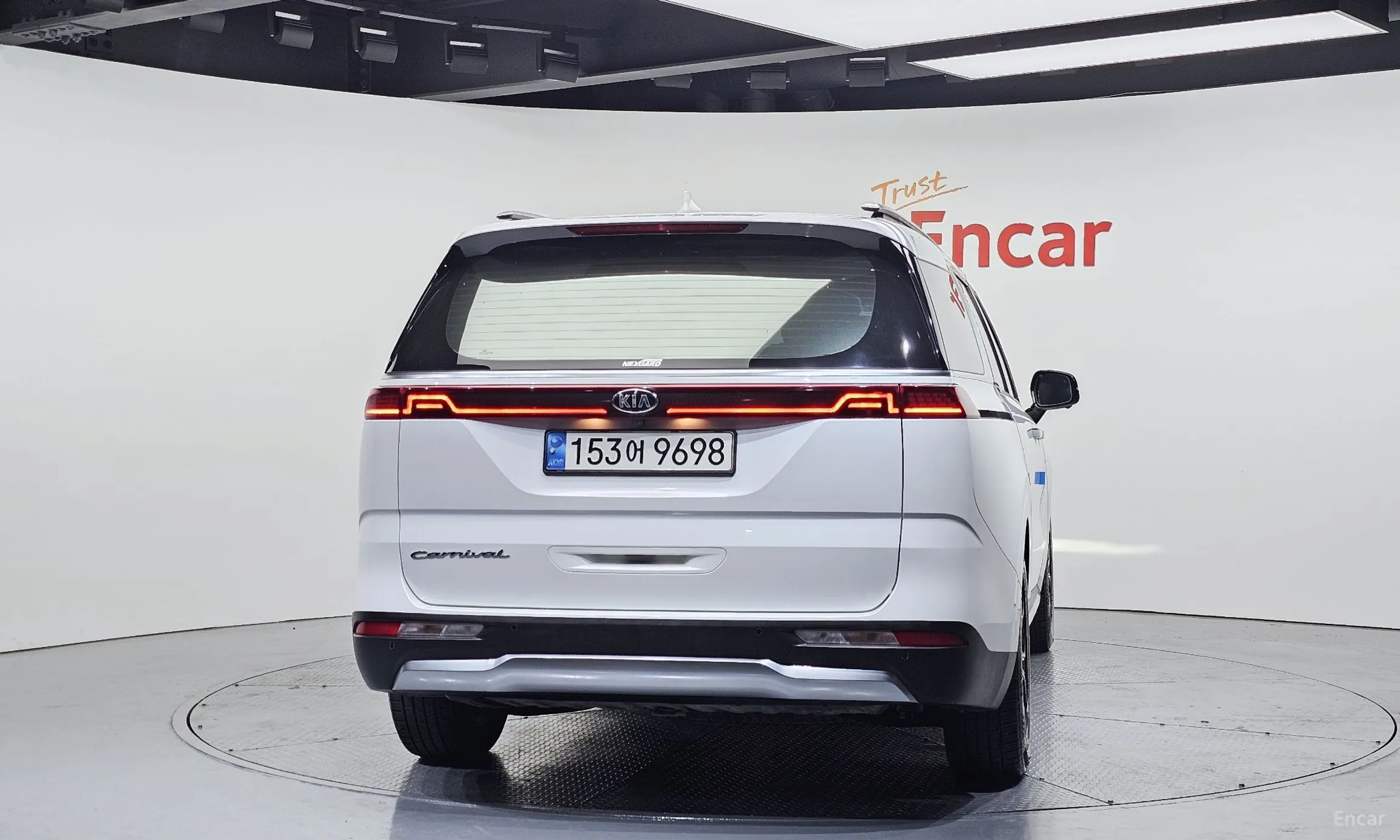 Kia Carnival Gen 4 превью 4