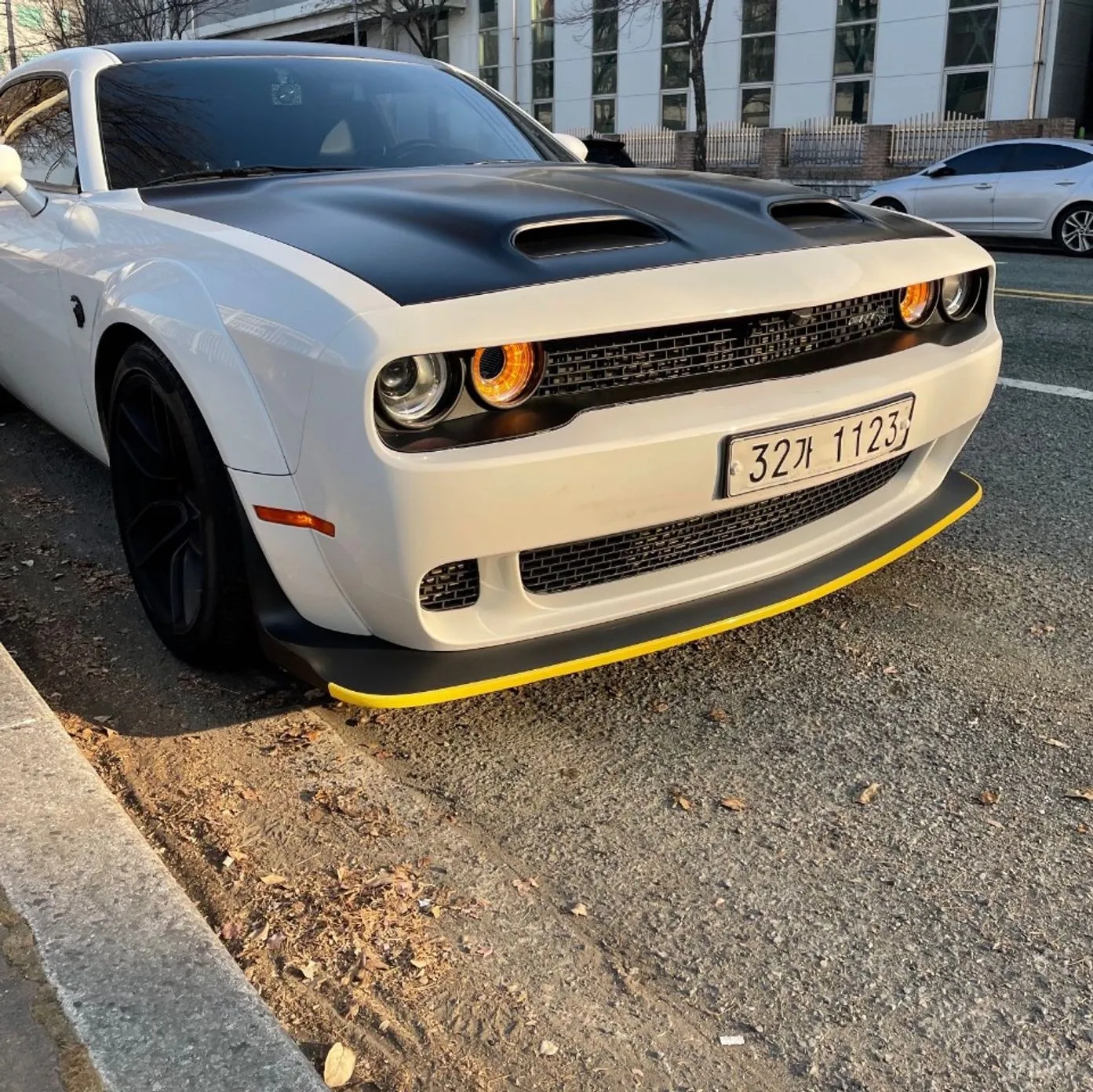 Dodge Challenger превью 10