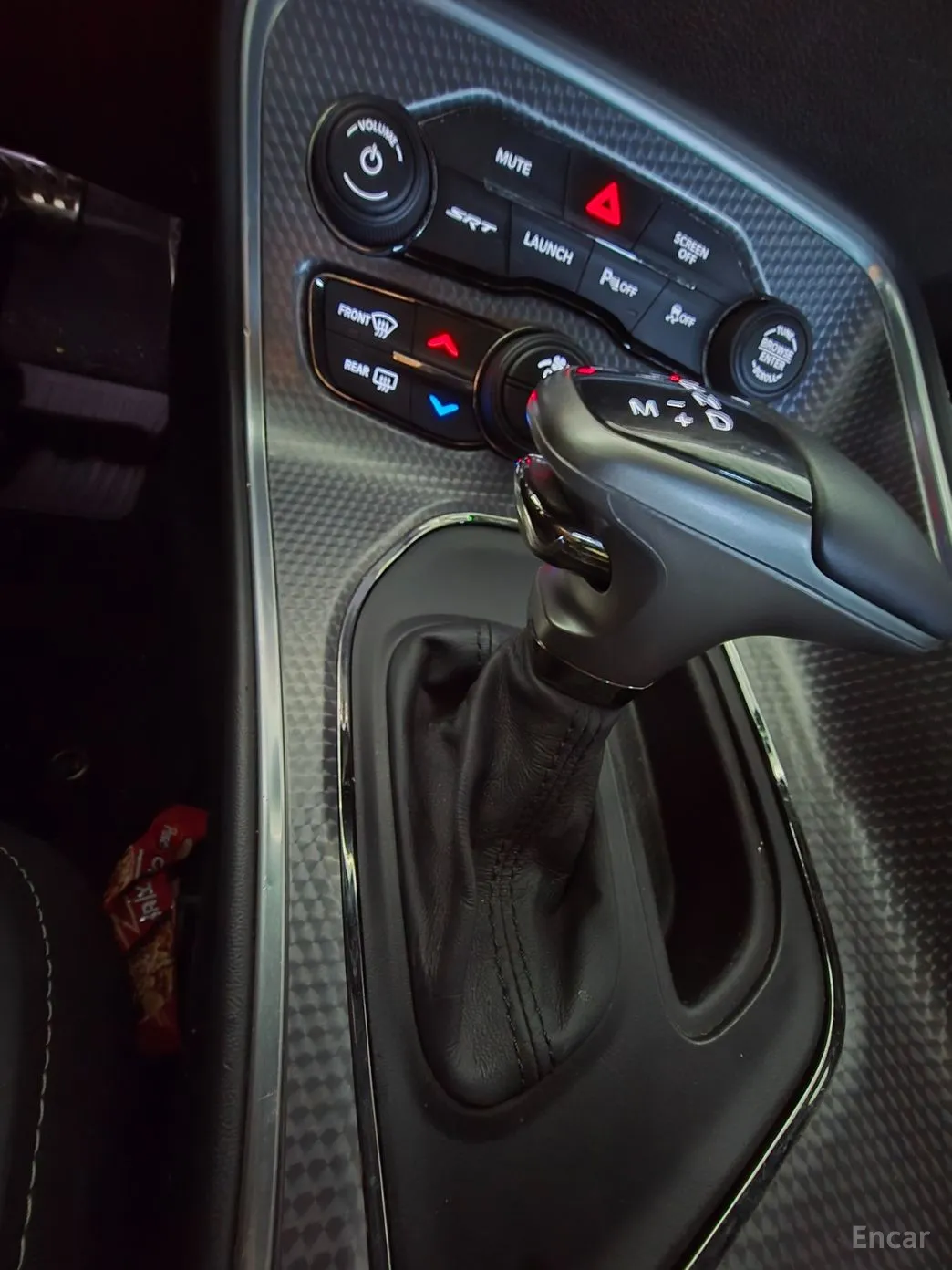 Dodge Challenger превью 14