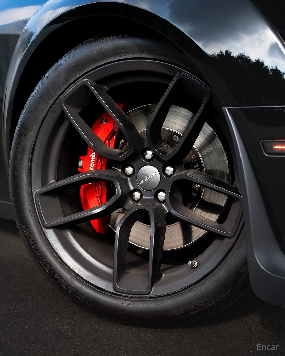 Dodge Challenger превью 6
