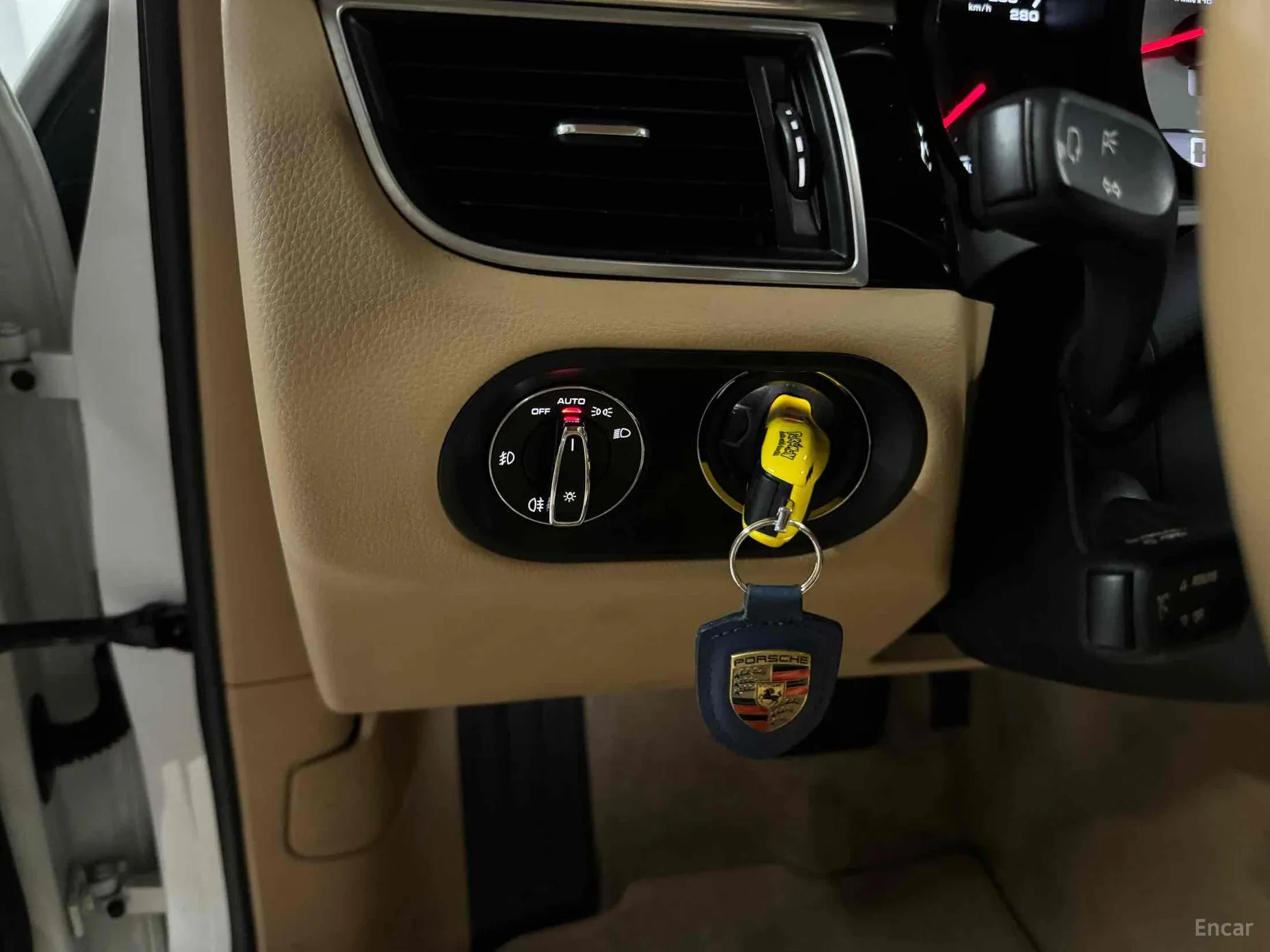 Porsche Macan превью 13