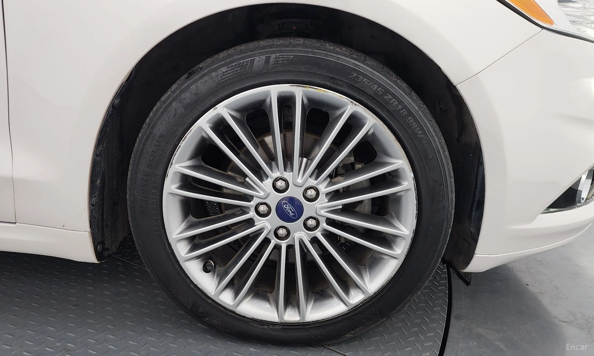 Ford Fusion превью 5