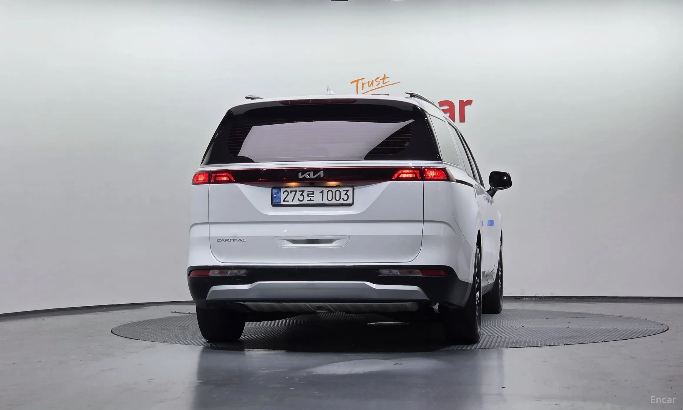 Kia Carnival Gen 4 превью 4