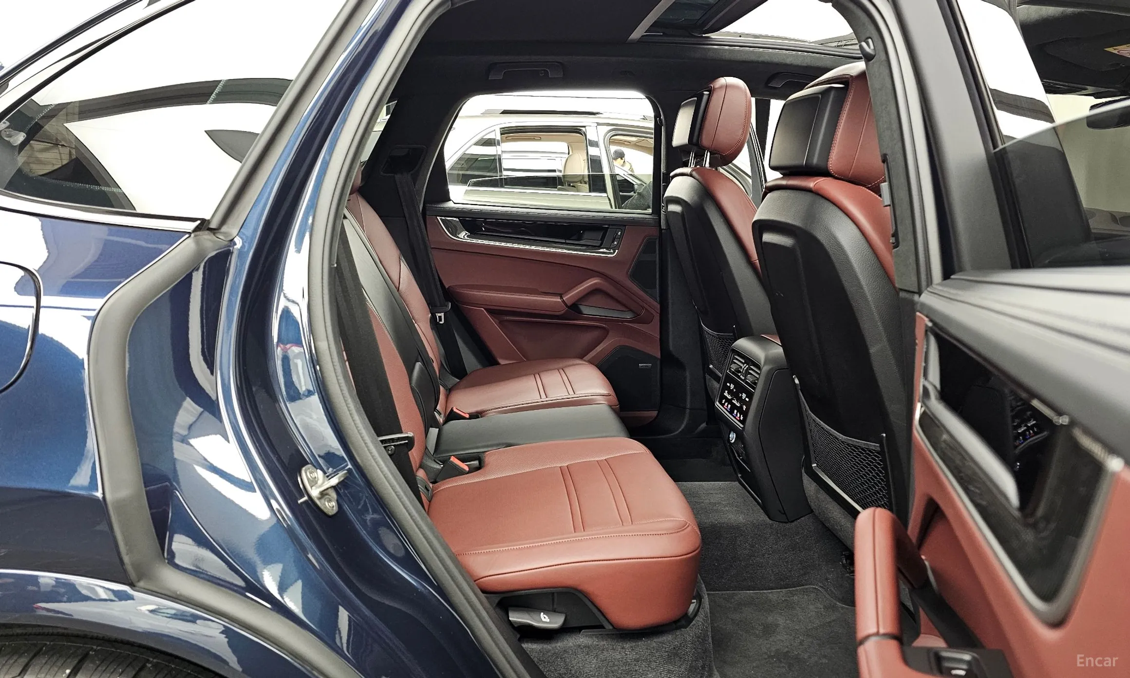 Porsche Cayenne (PO536) превью 12