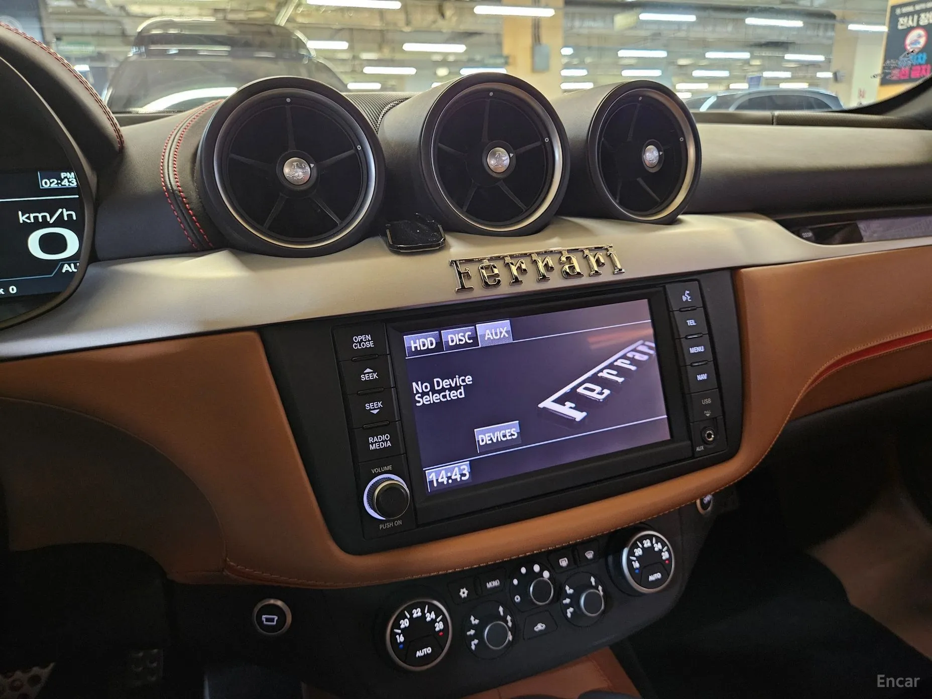 Ferrari FF превью 16