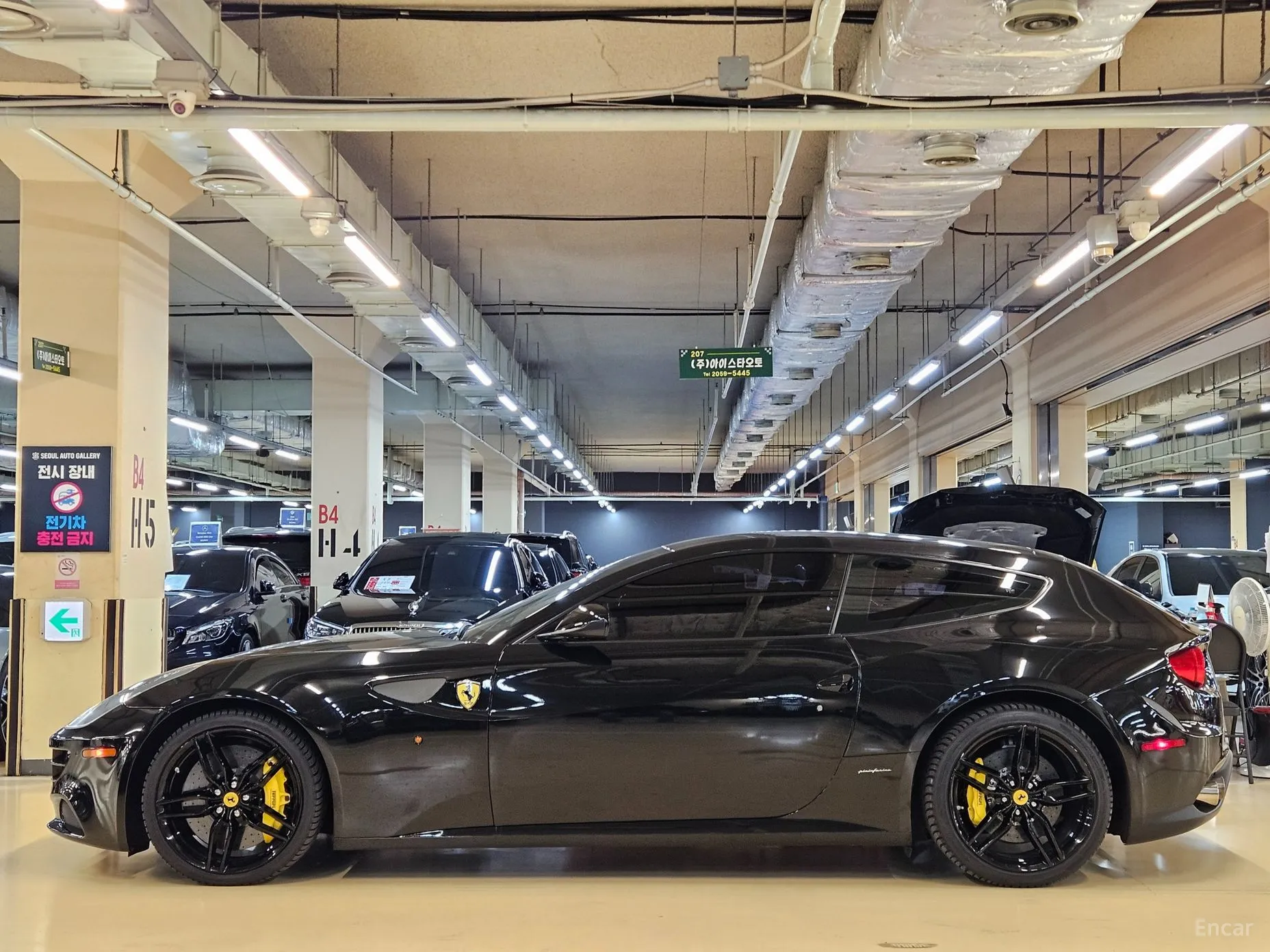 Ferrari FF превью 20