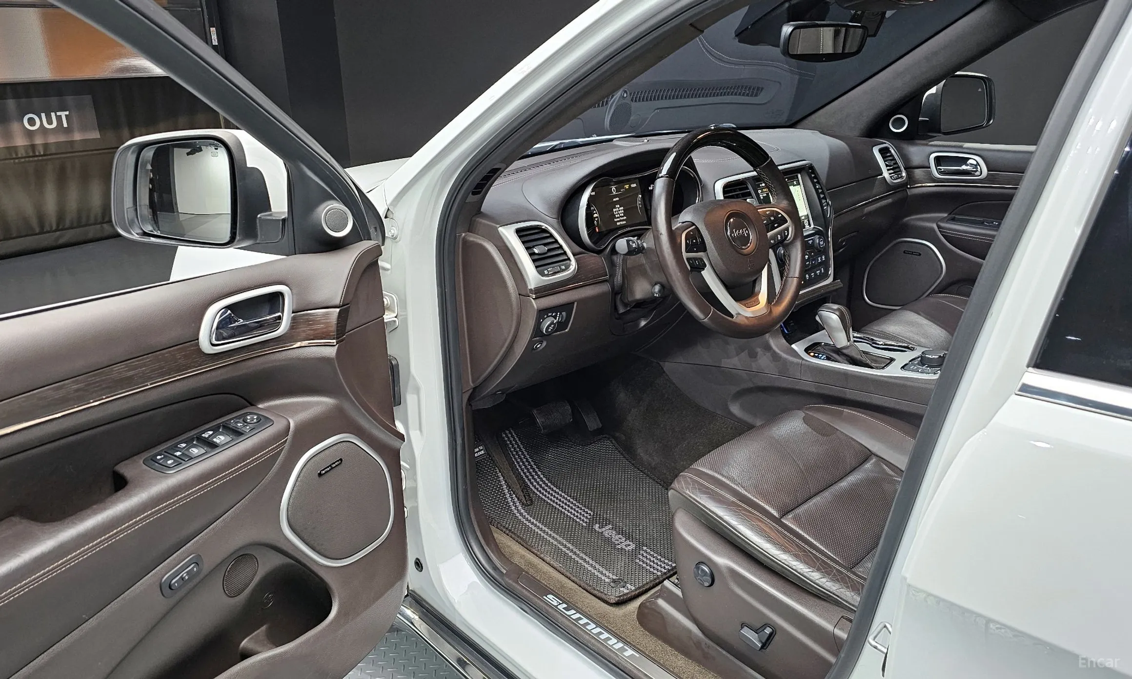 Jeep Grand Cherokee превью 11