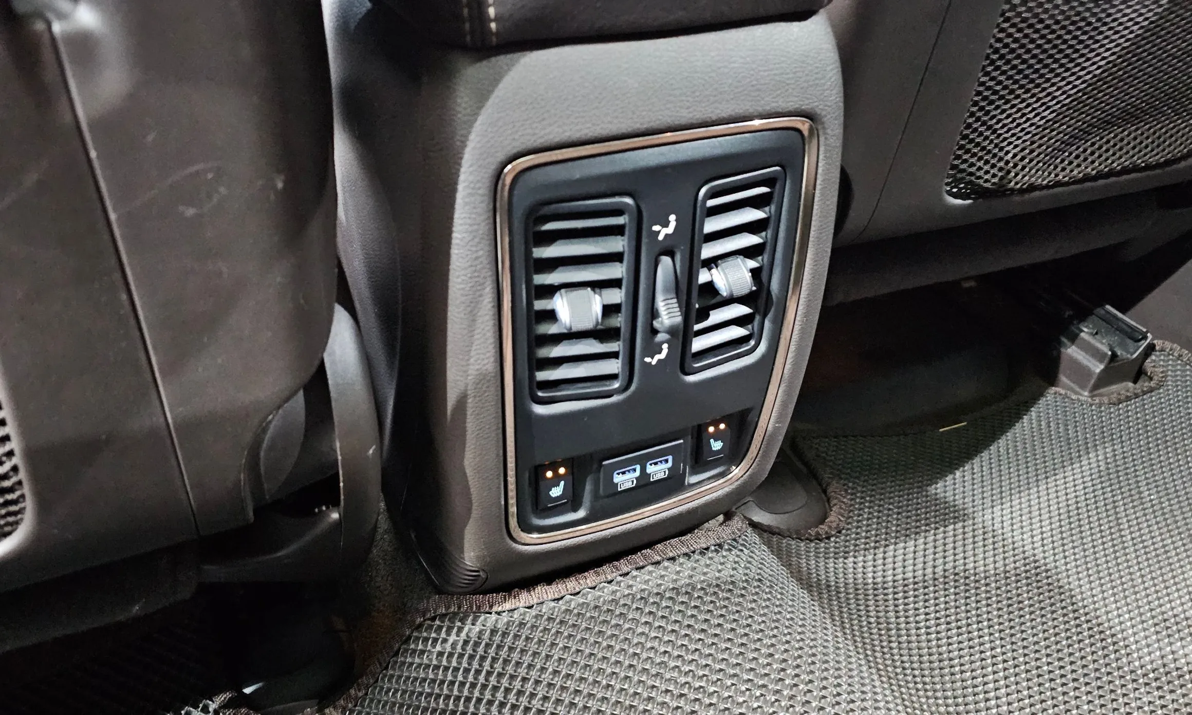 Jeep Grand Cherokee превью 17