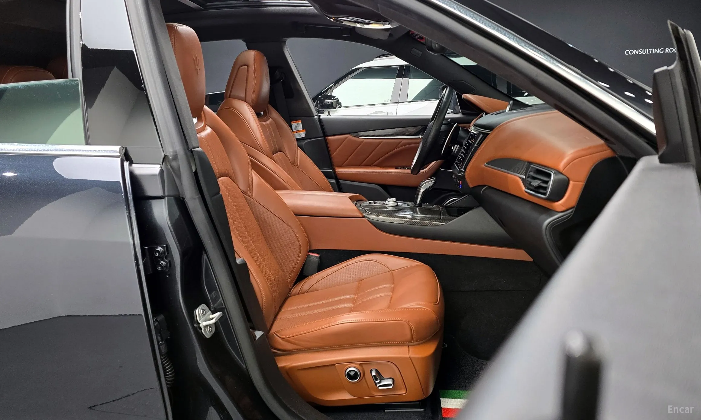 Maserati Levante превью 10