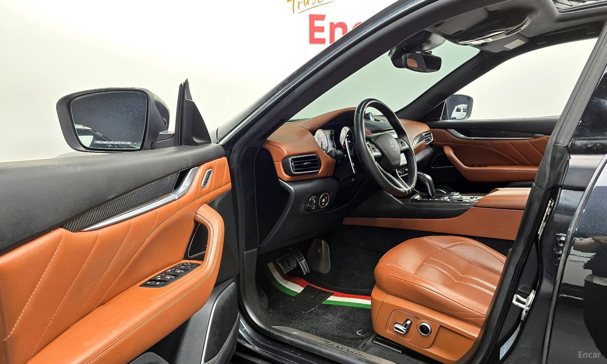 Maserati Levante превью 11