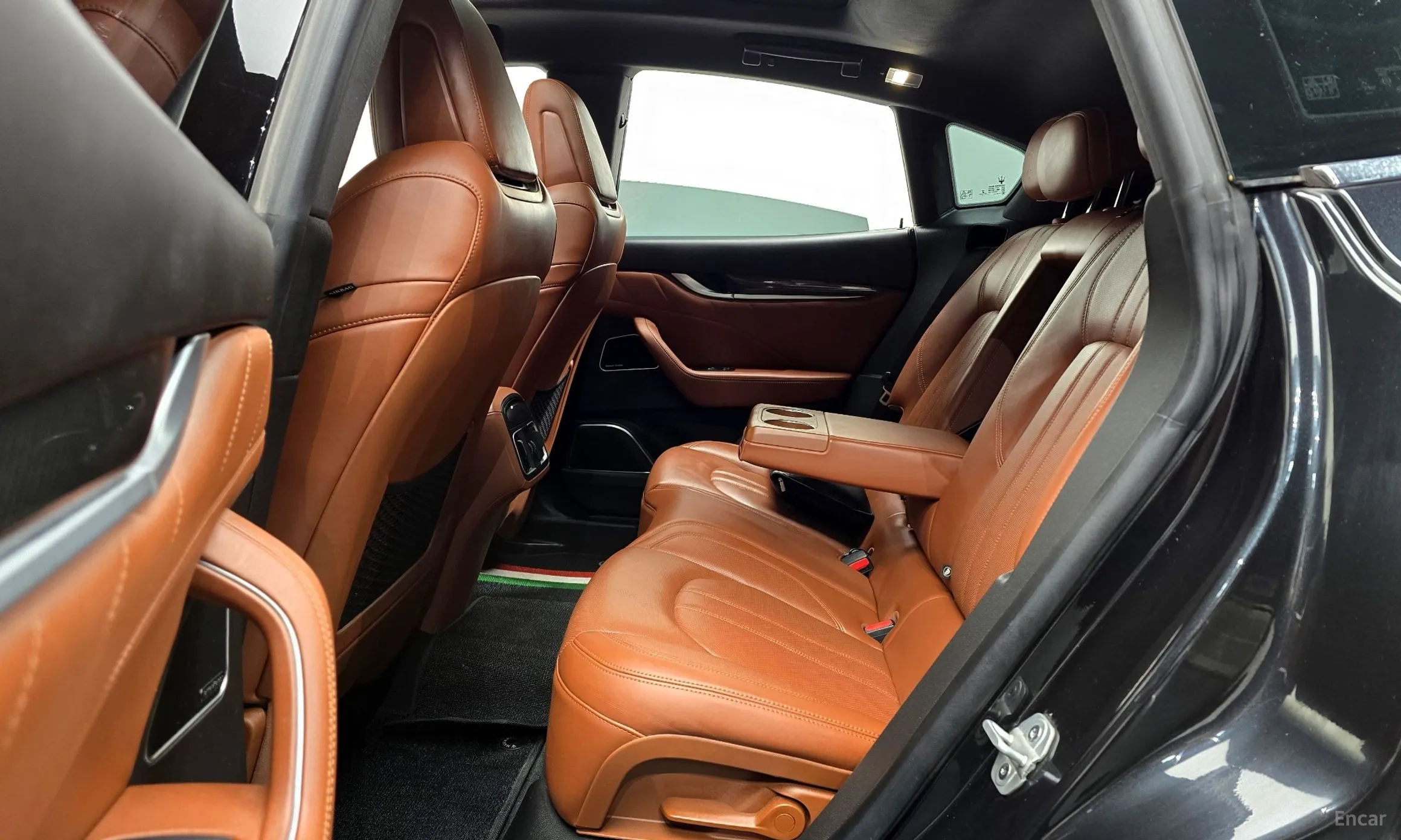 Maserati Levante превью 12