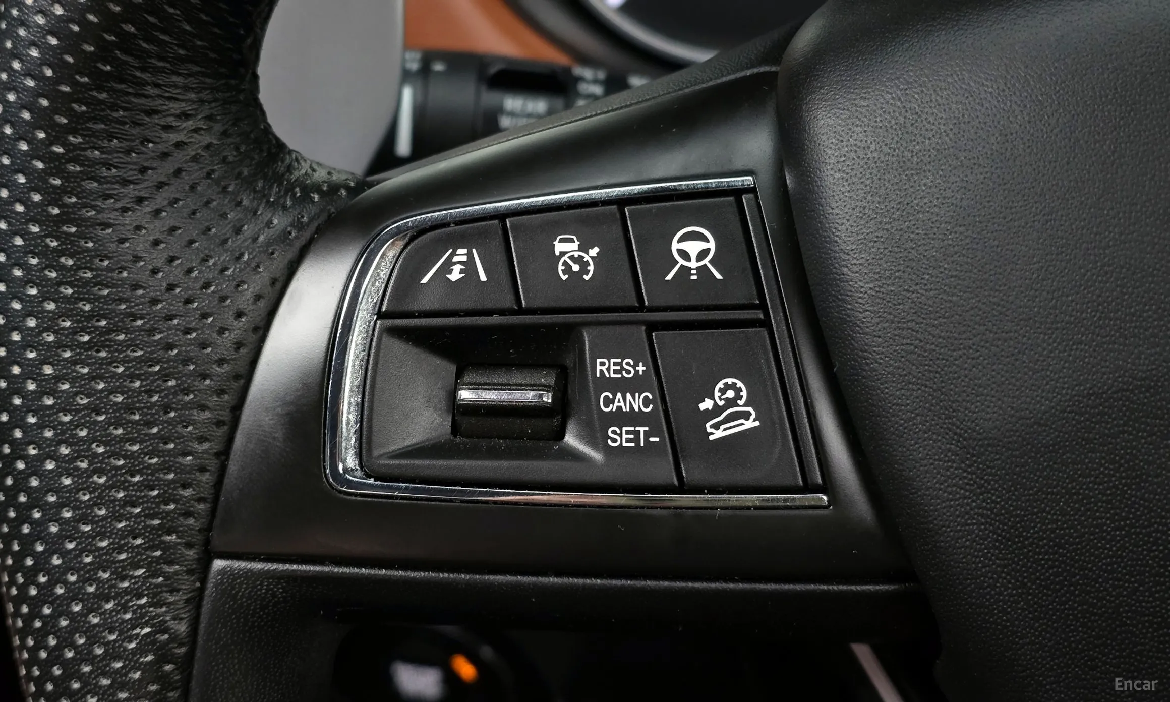 Maserati Levante превью 14