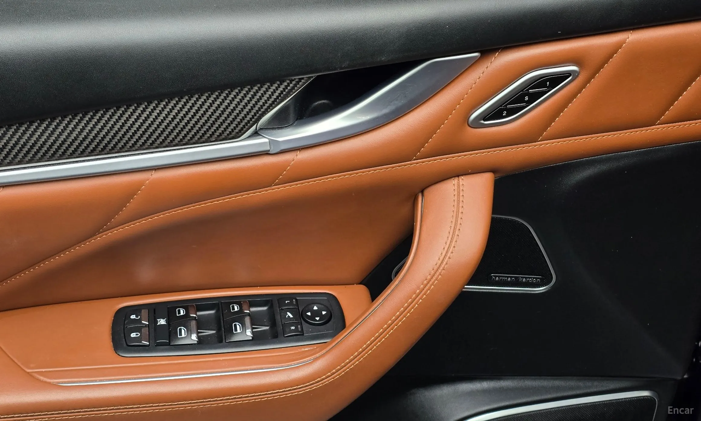 Maserati Levante превью 18