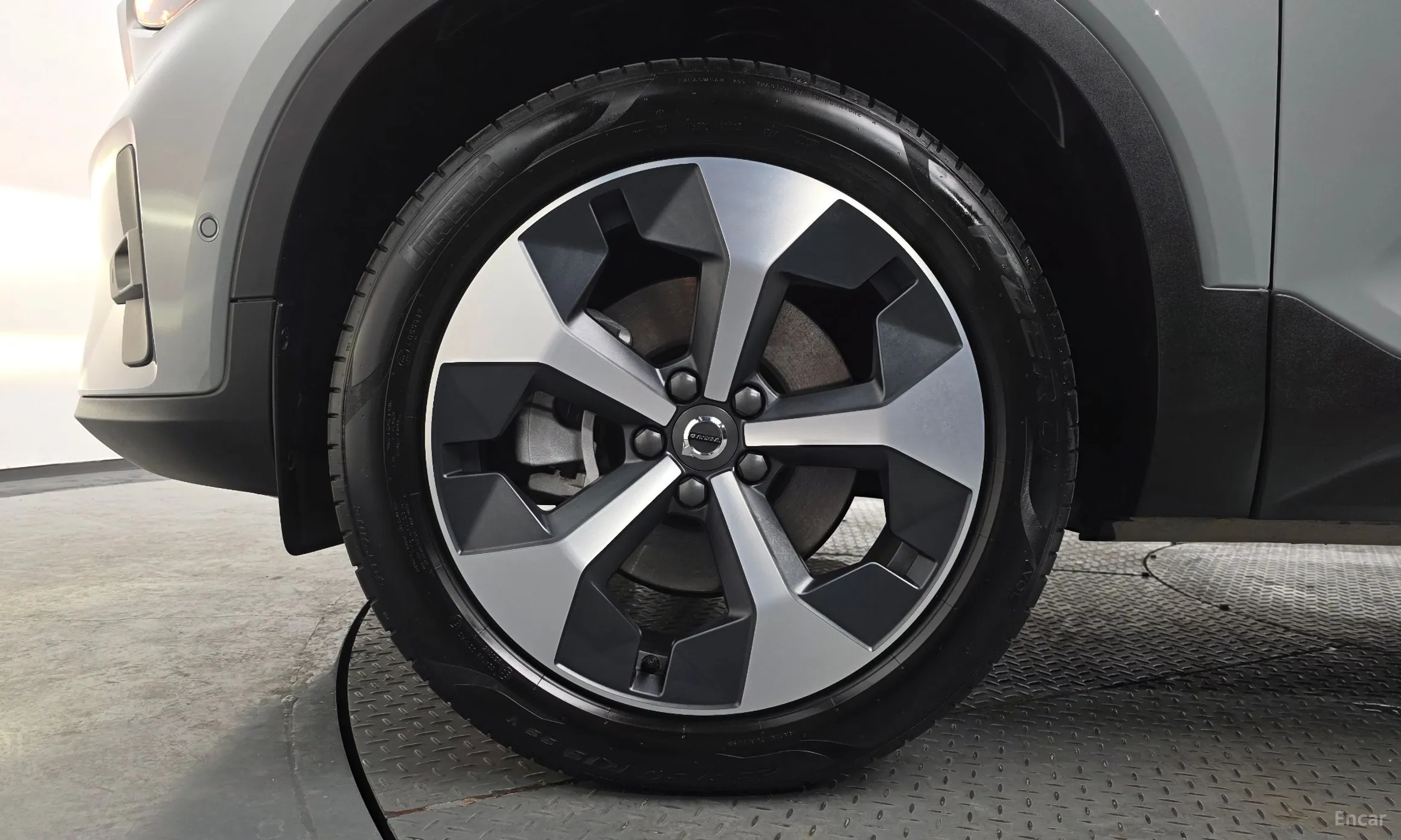 Volvo XC40 превью 5