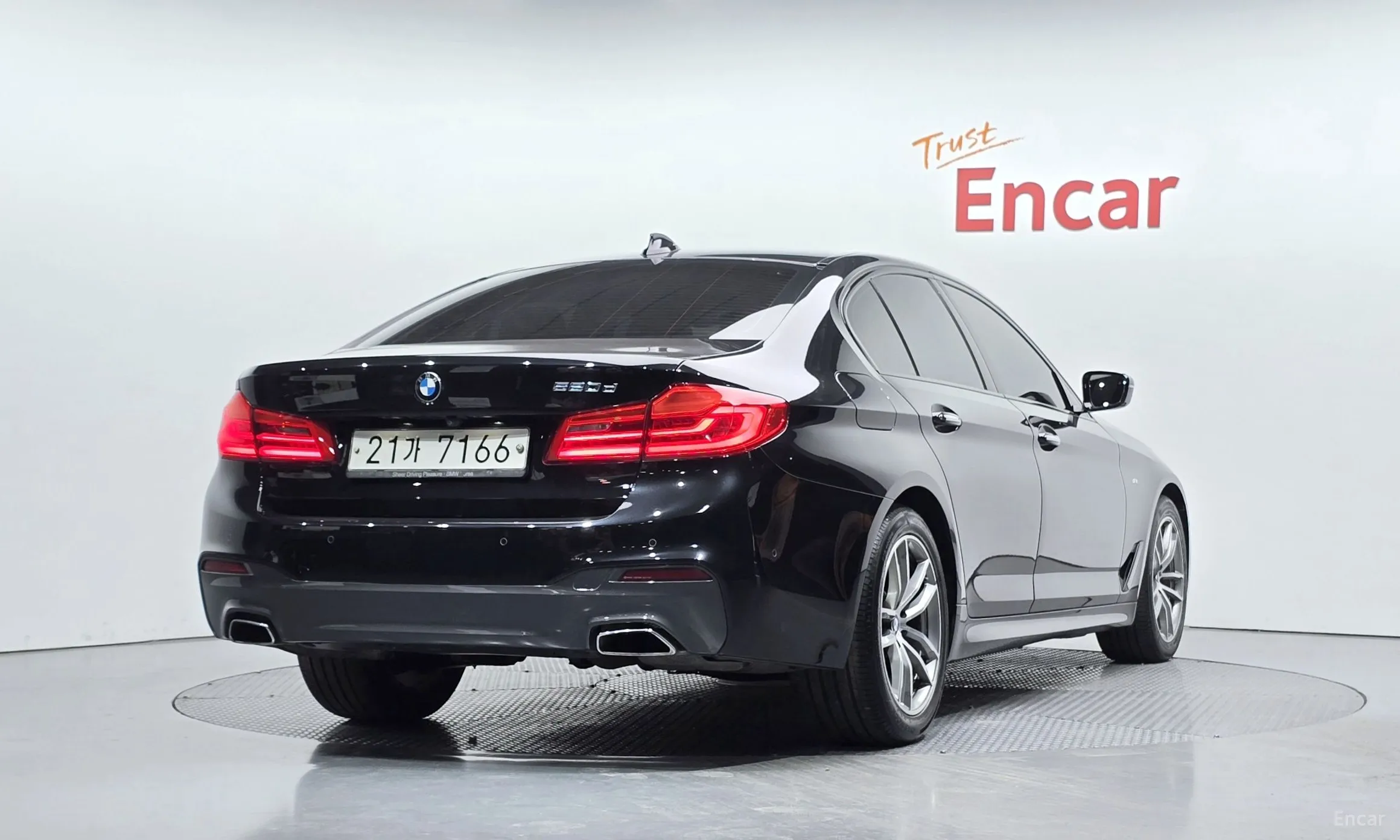 BMW 5 Series (G30) превью 2