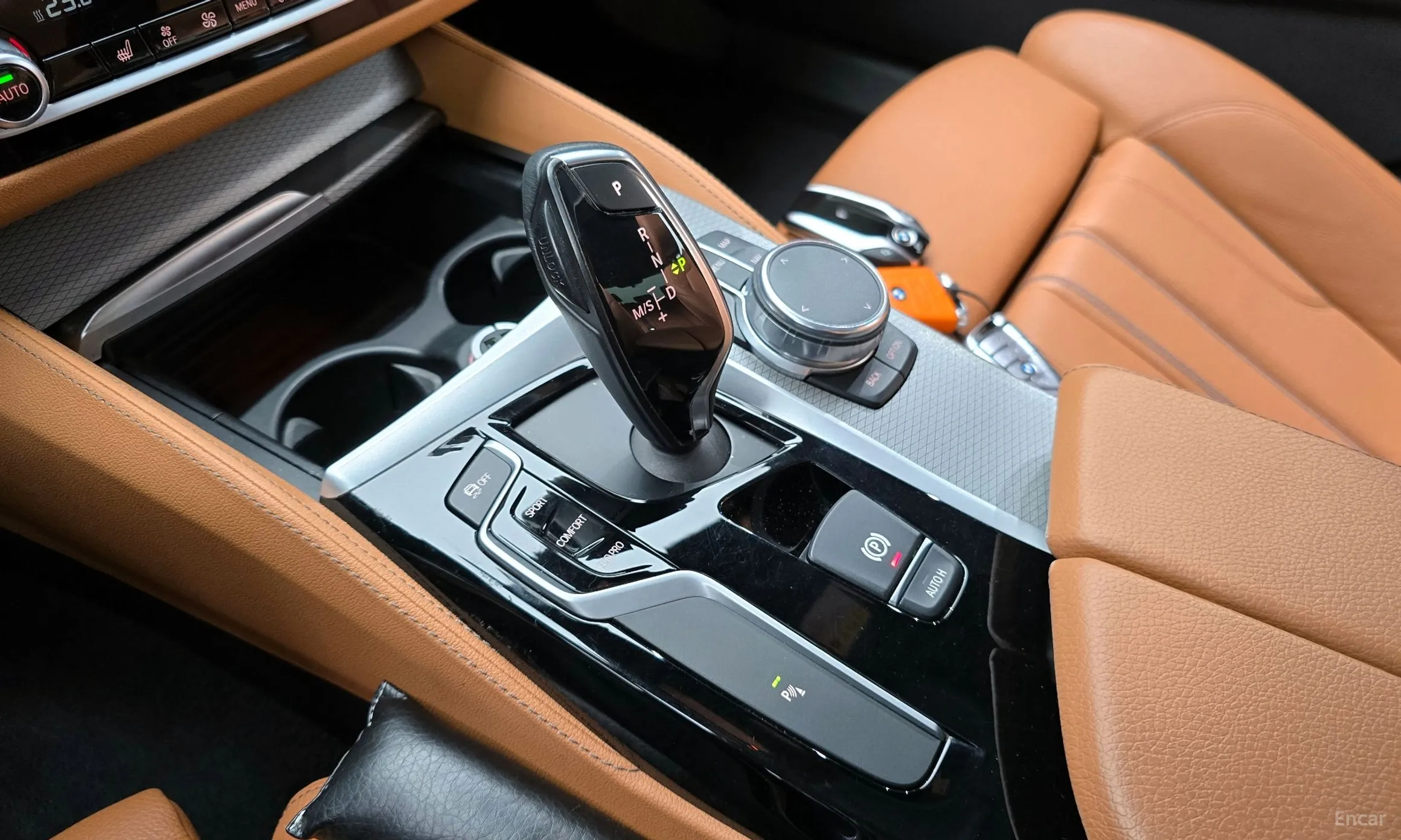 BMW 5 Series (G30) превью 9