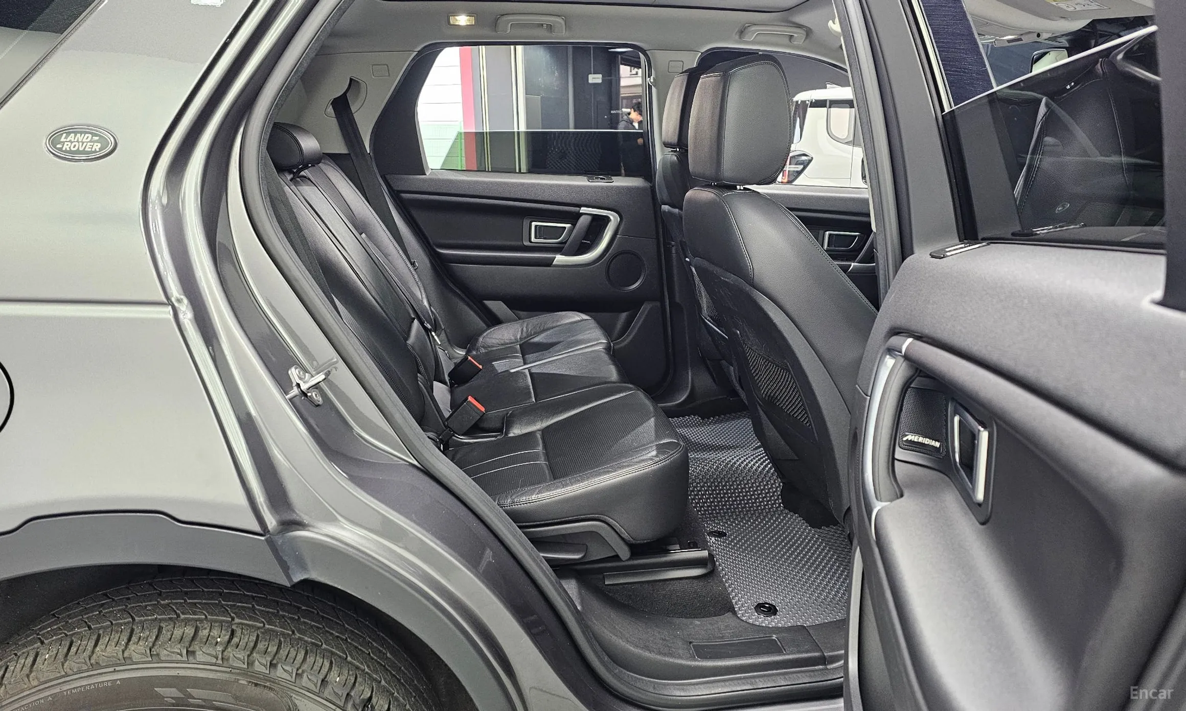 Land Rover Discovery Sports превью 12
