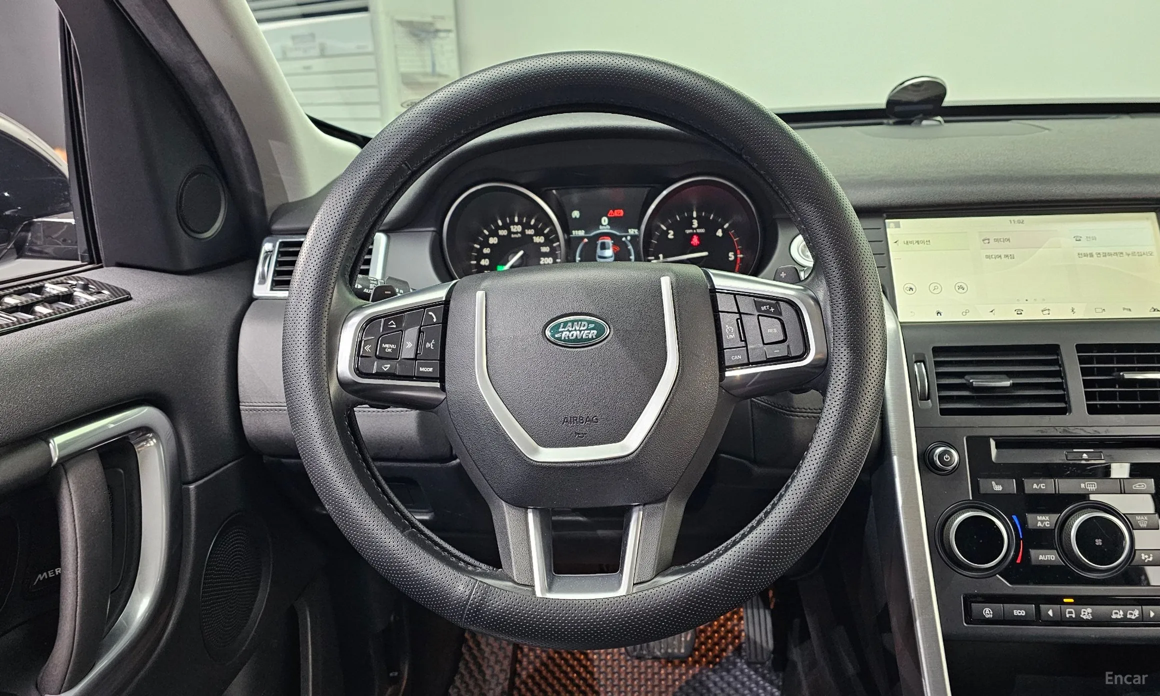 Land Rover Discovery Sports превью 13