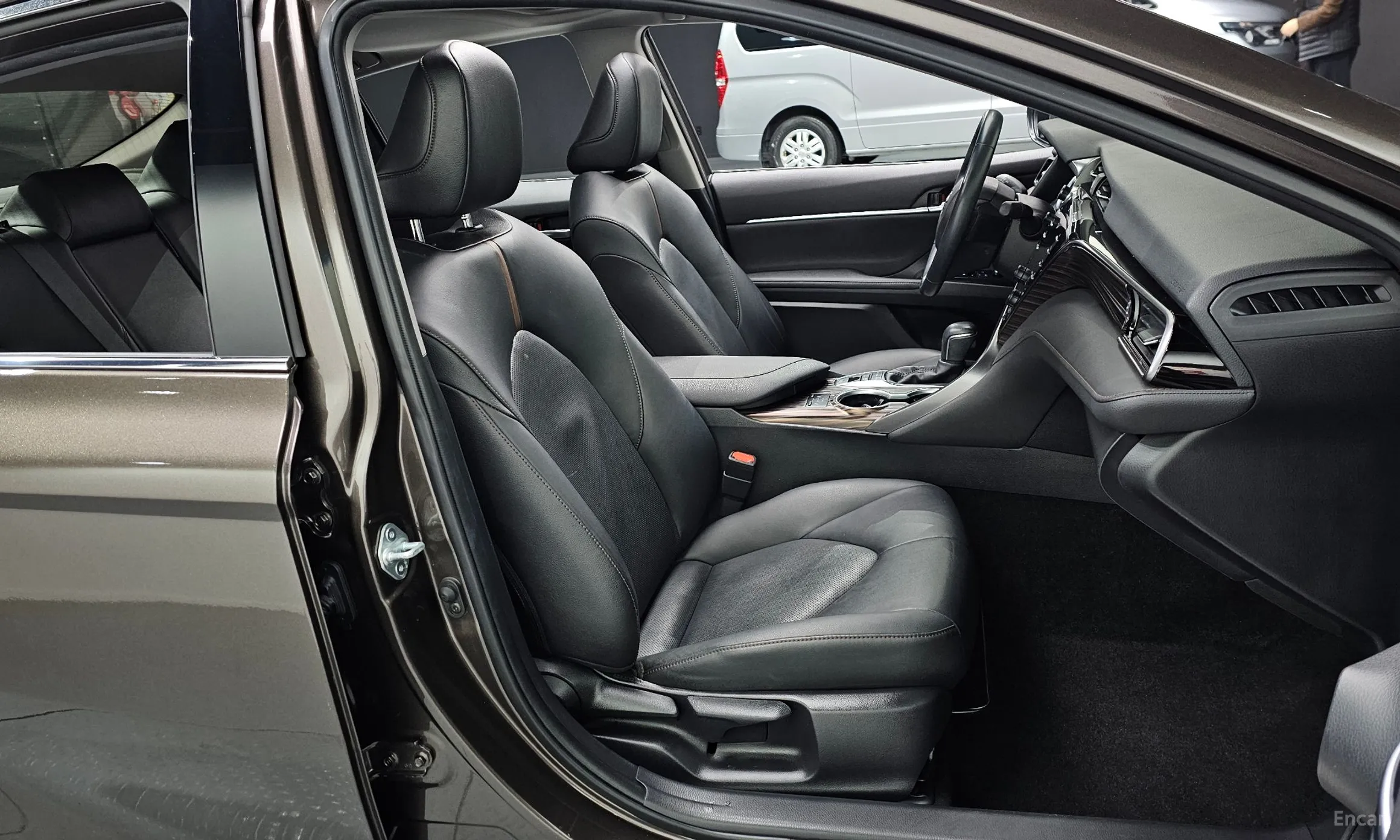 Toyota Camry (XV70) превью 10