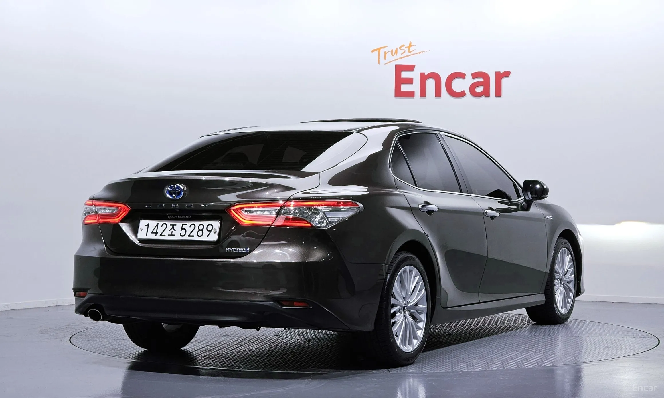 Toyota Camry (XV70) превью 2