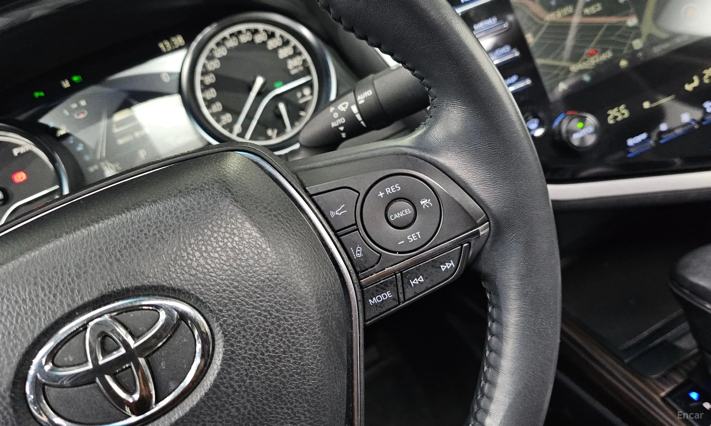 Toyota Camry (XV70) превью 19