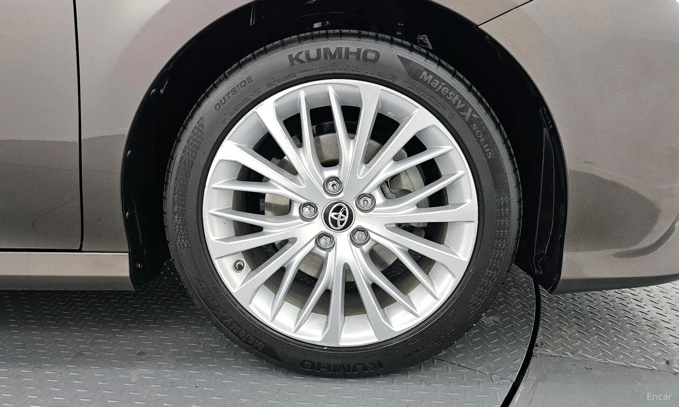 Toyota Camry (XV70) превью 5