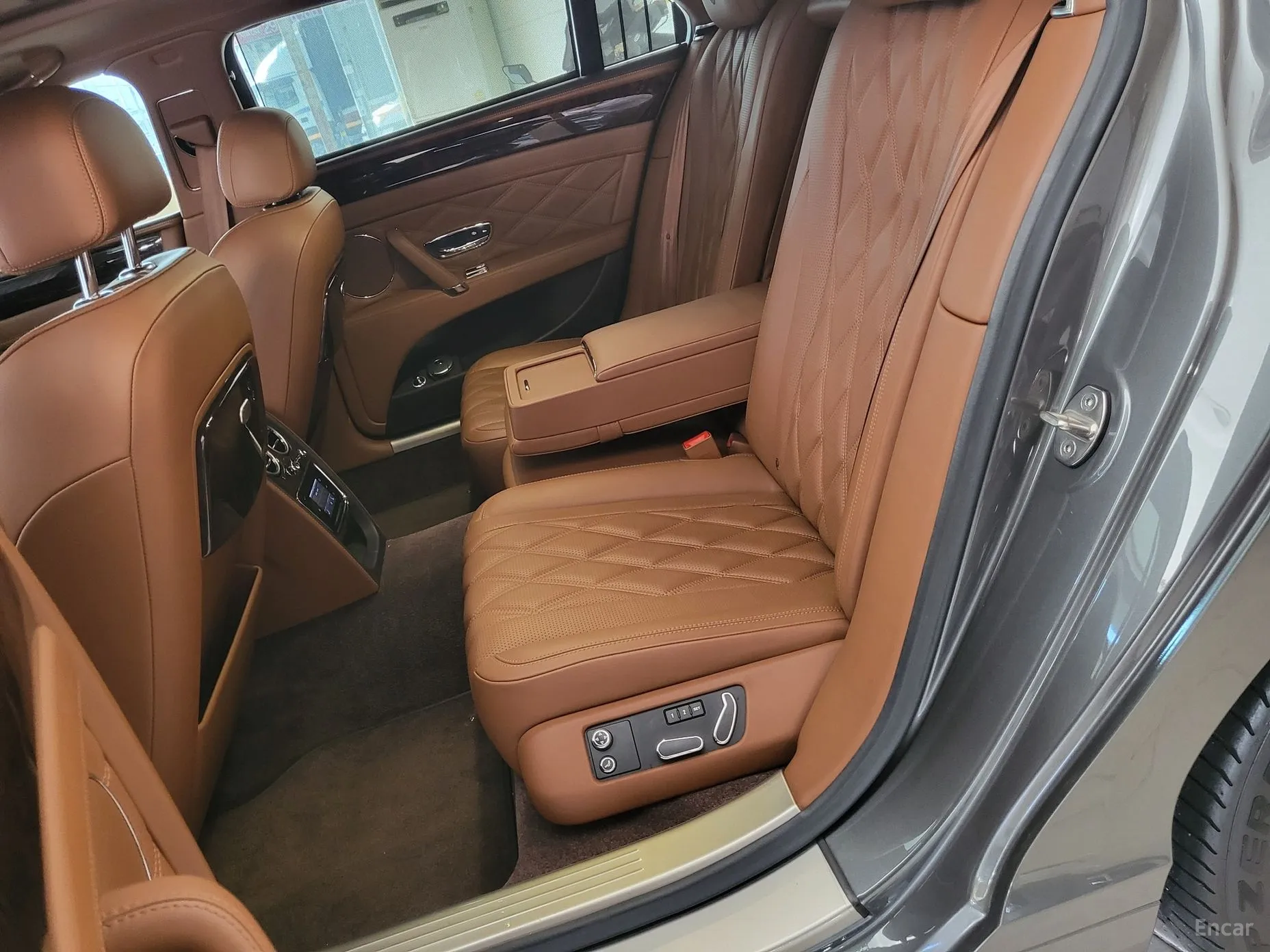 Bentley Flying Spur 2nd Generation превью 14