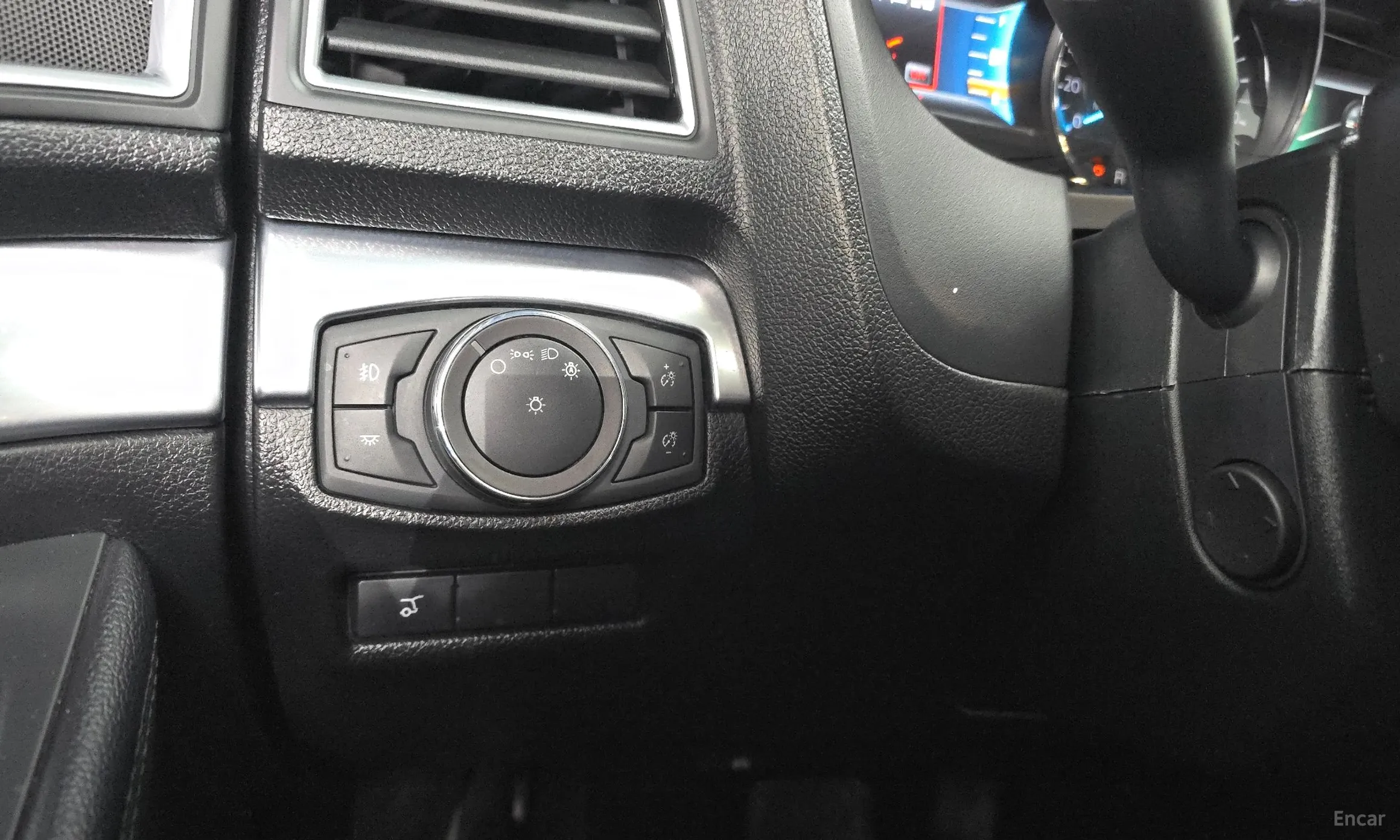 Ford Explorer превью 16