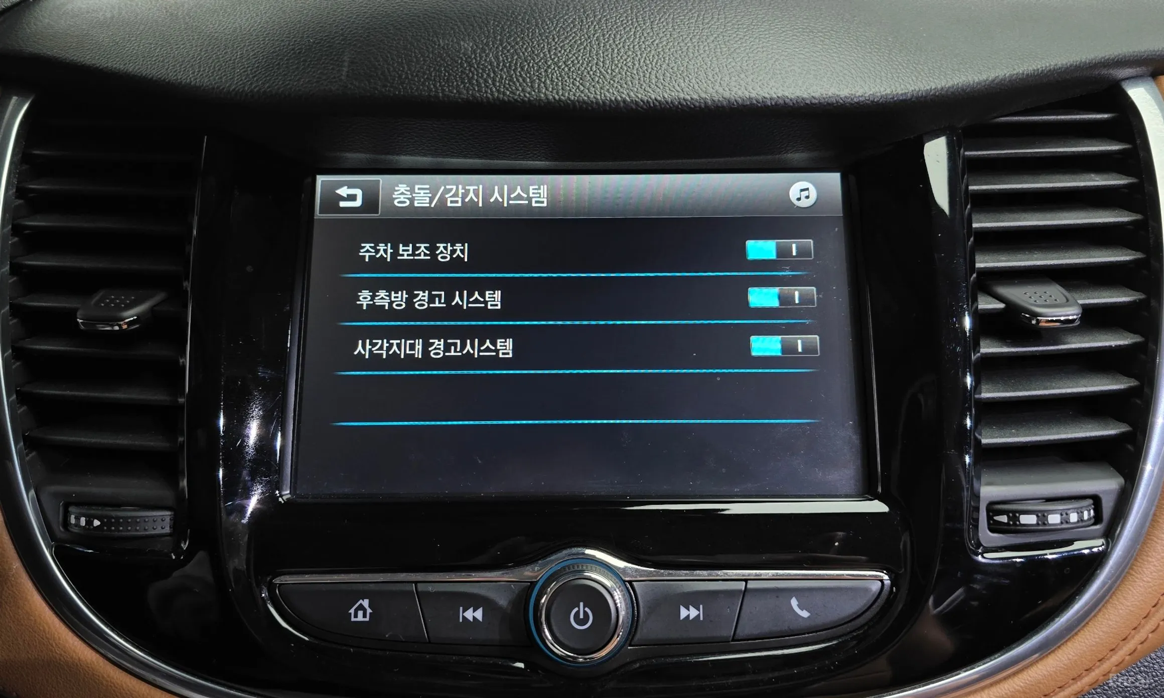 Chevrolet (GM Daewoo) Trax превью 16