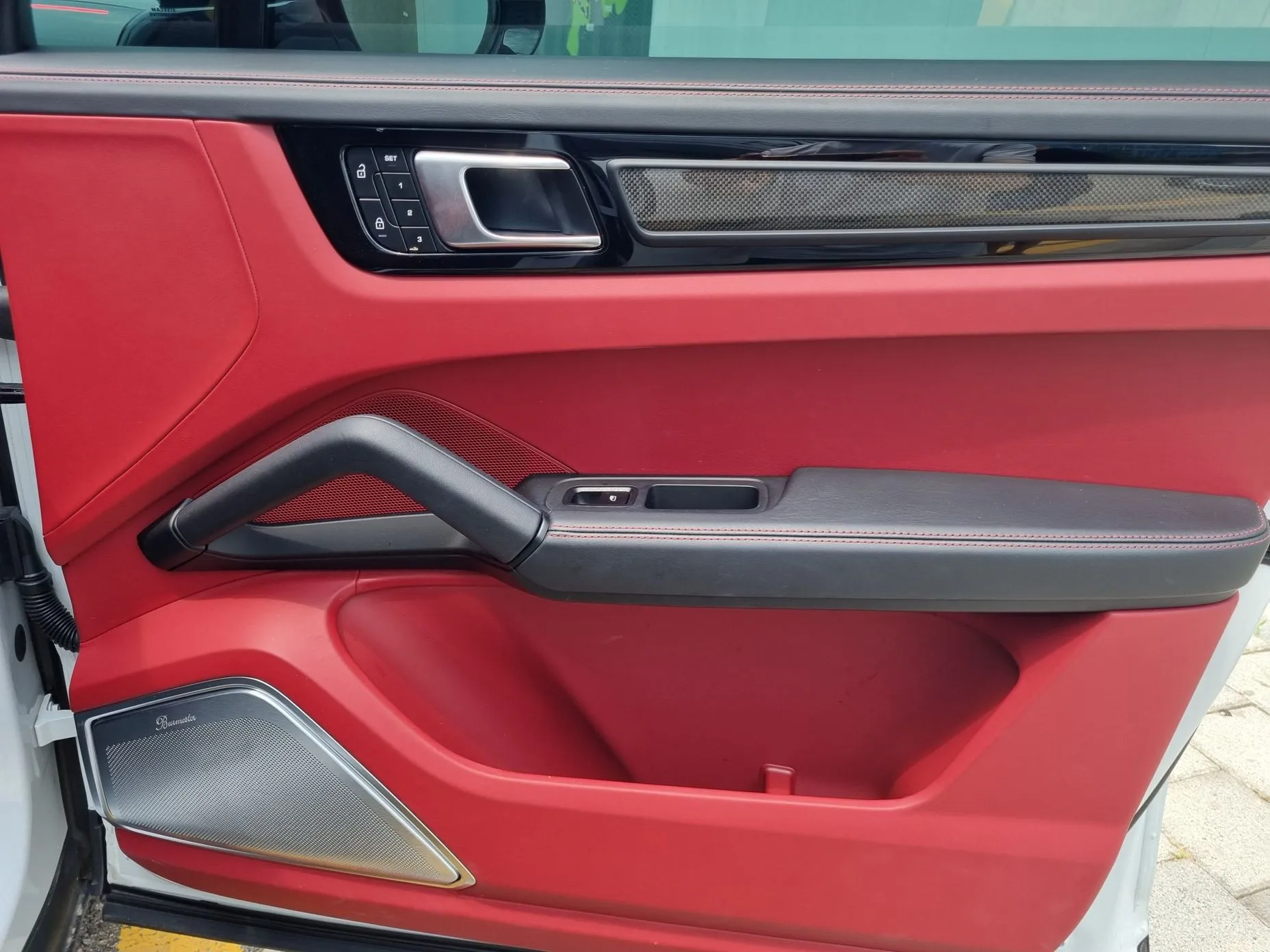 Porsche Cayenne (PO536) превью 12