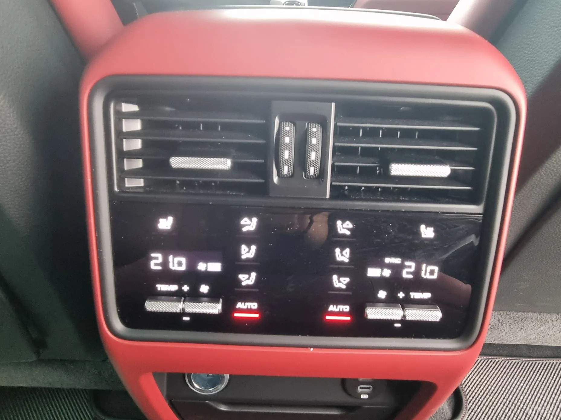 Porsche Cayenne (PO536) превью 16