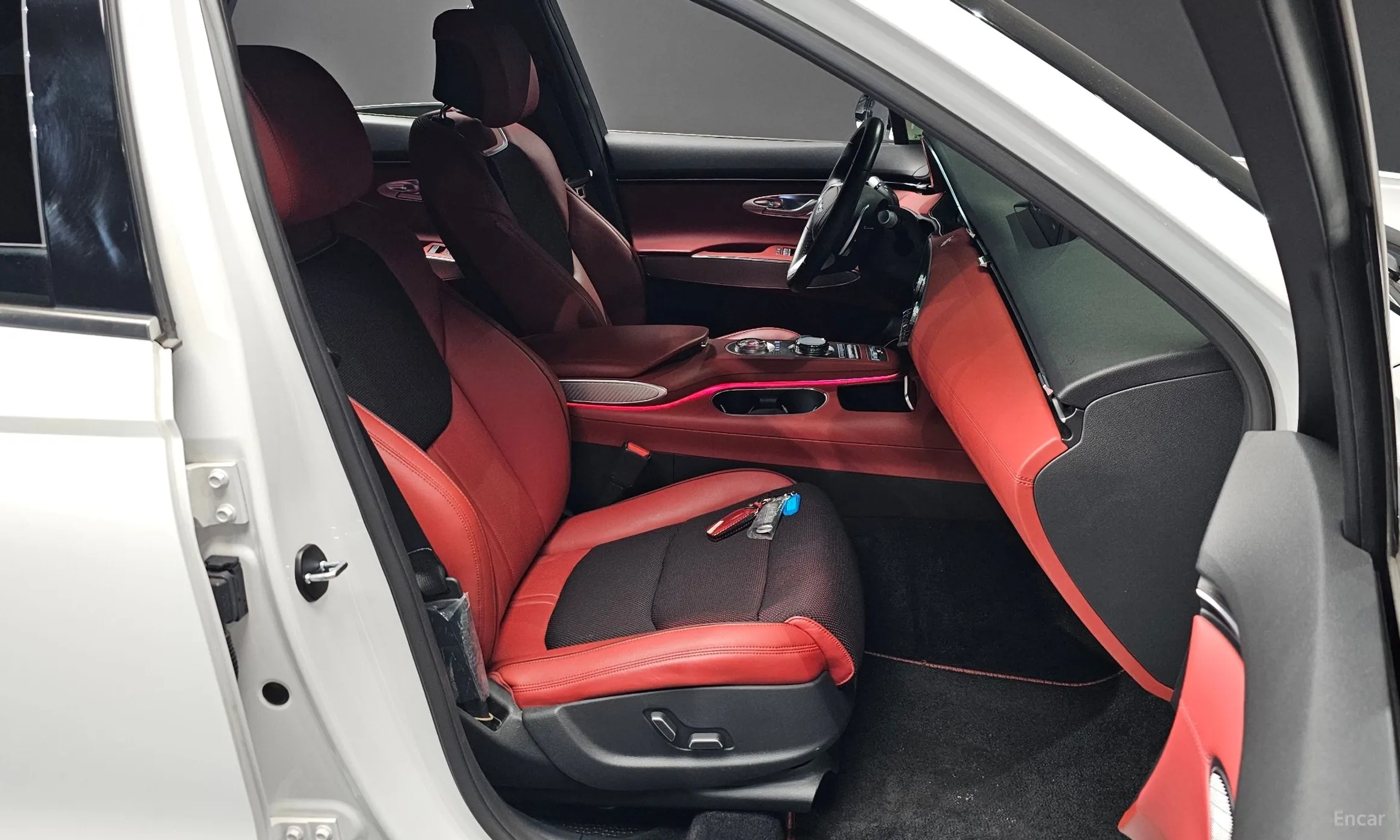 Genesis GV70 превью 12