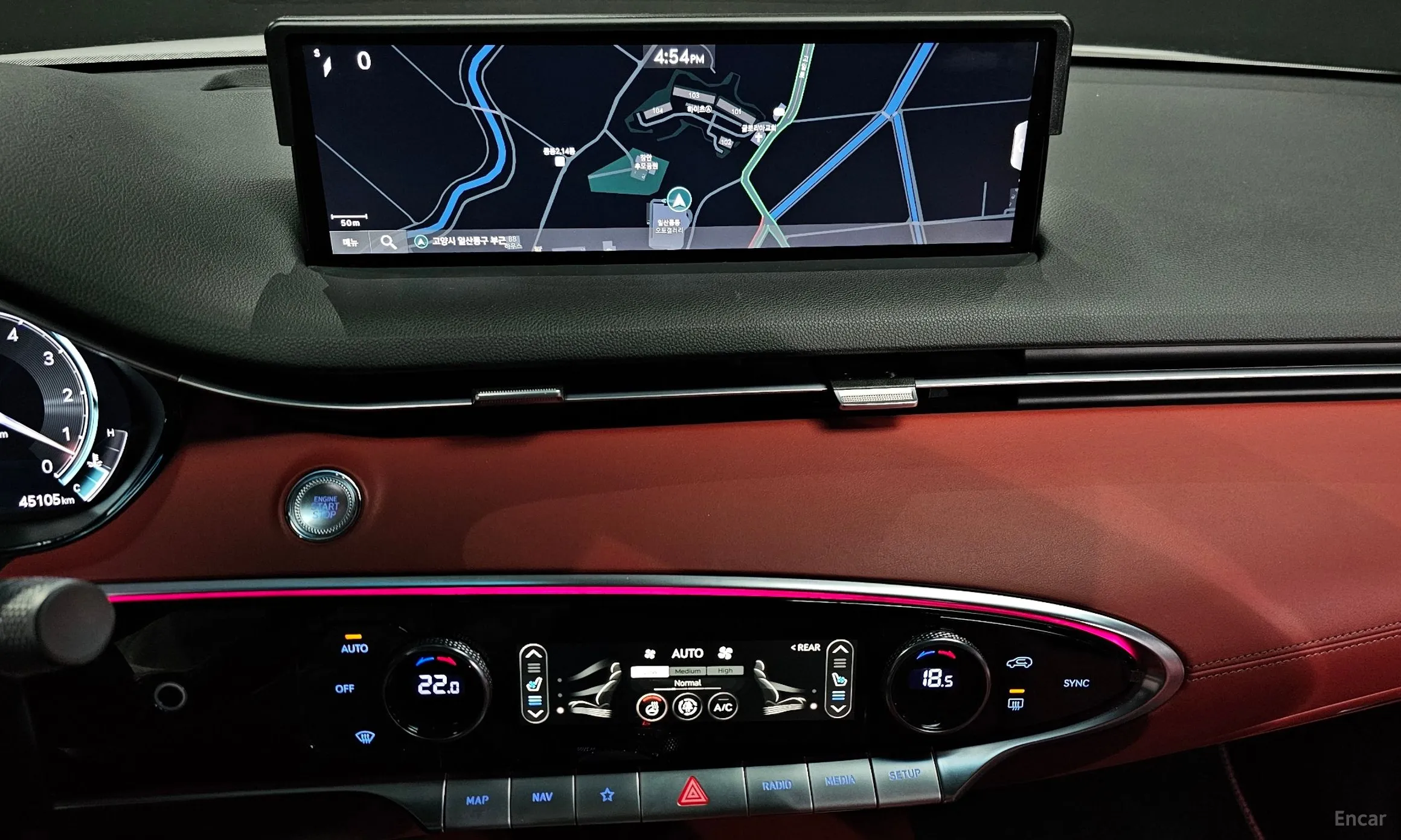 Genesis GV70 превью 14
